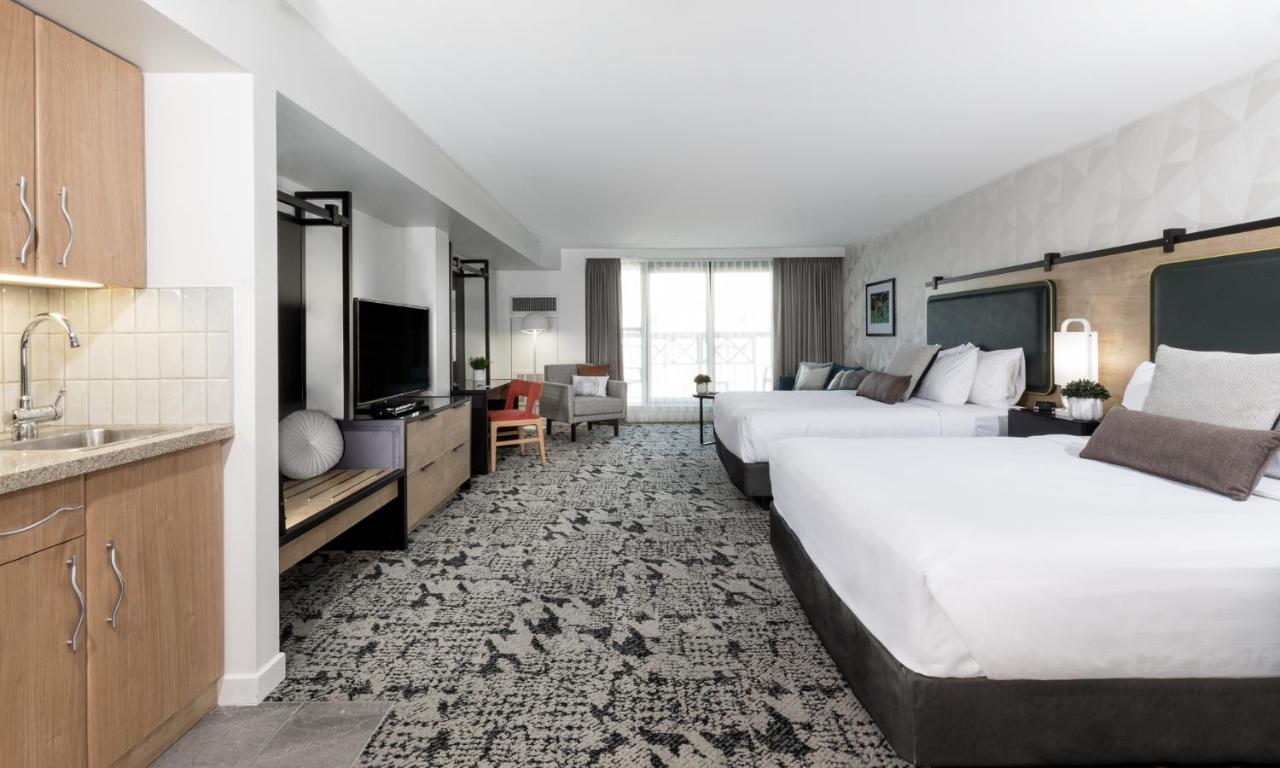 Deluxe Queen Room with Two Queen Beds and Sofa Bed,1021198681:JPEG