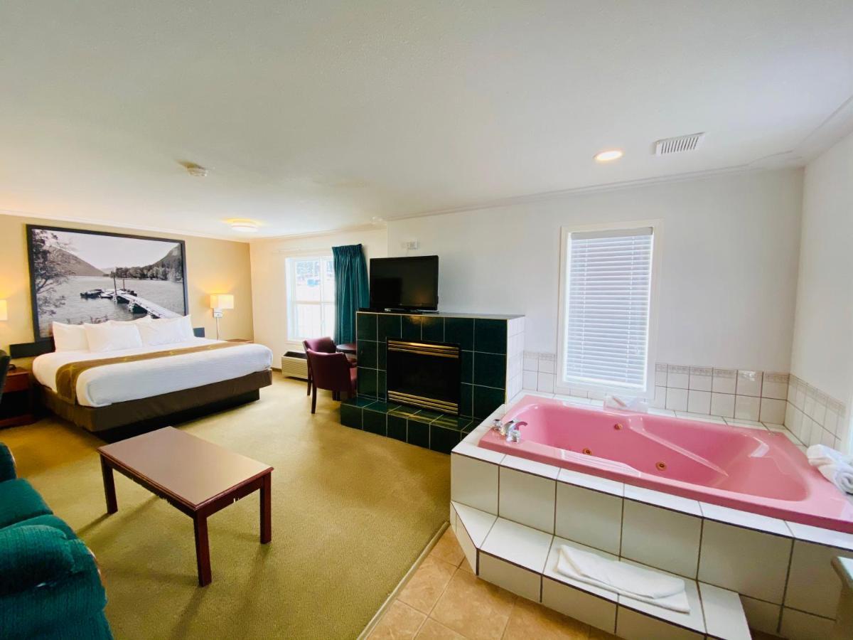 Junior King Suite - Non-Smoking