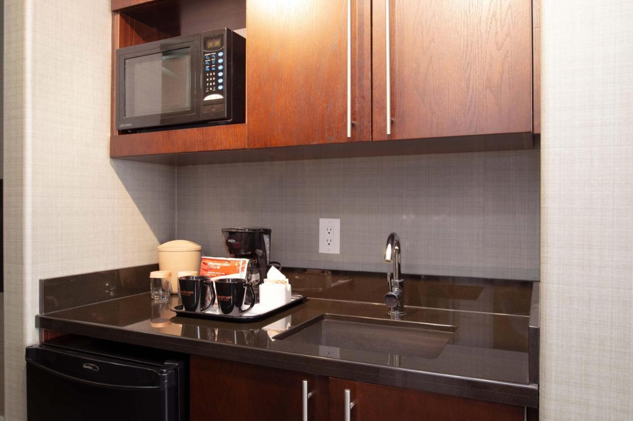 Studio Suite, 1 Queen Bed, Kitchenette