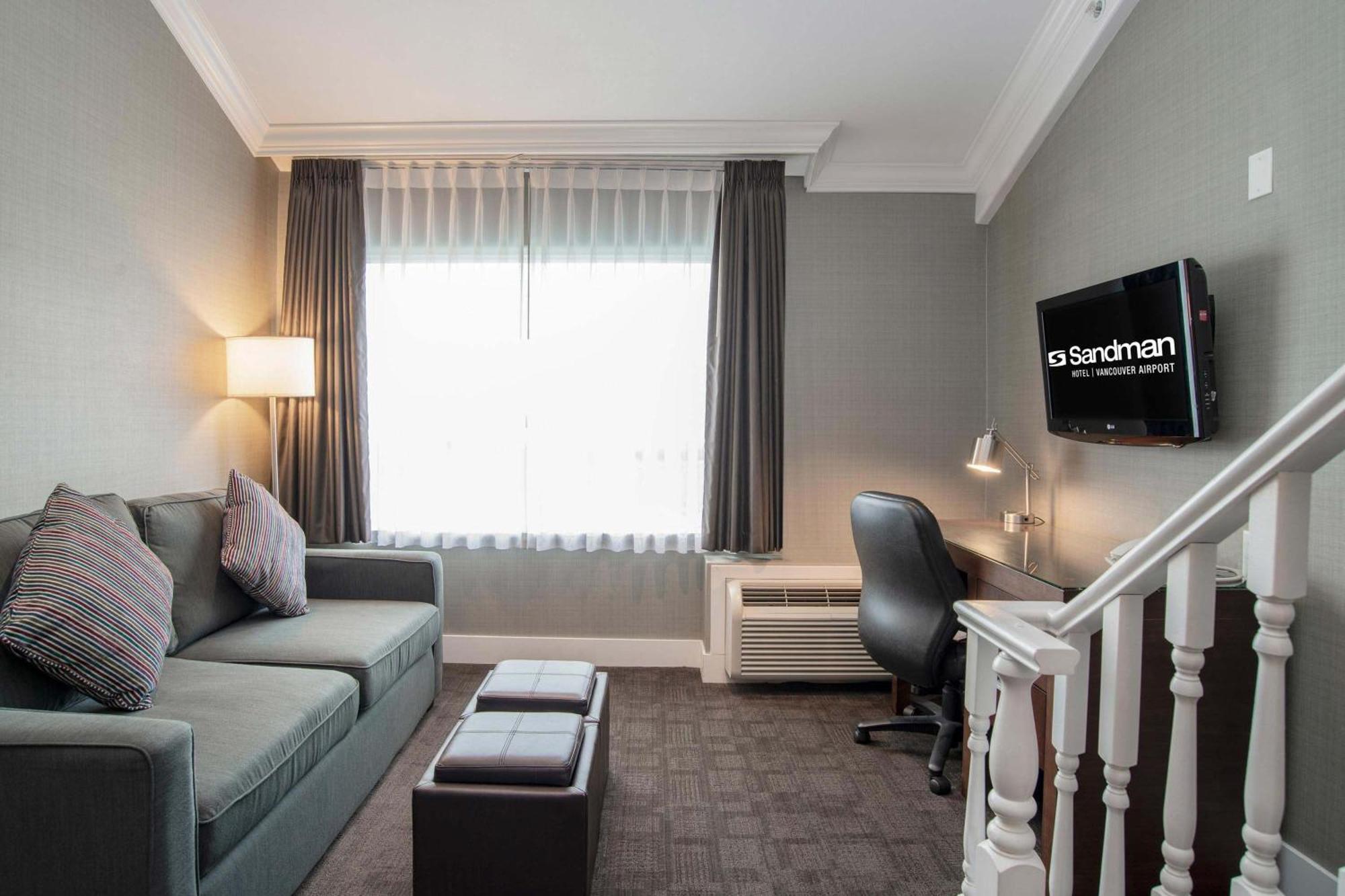 Loft Suite, 1 King Bed, Sofa Bed, Kitchen