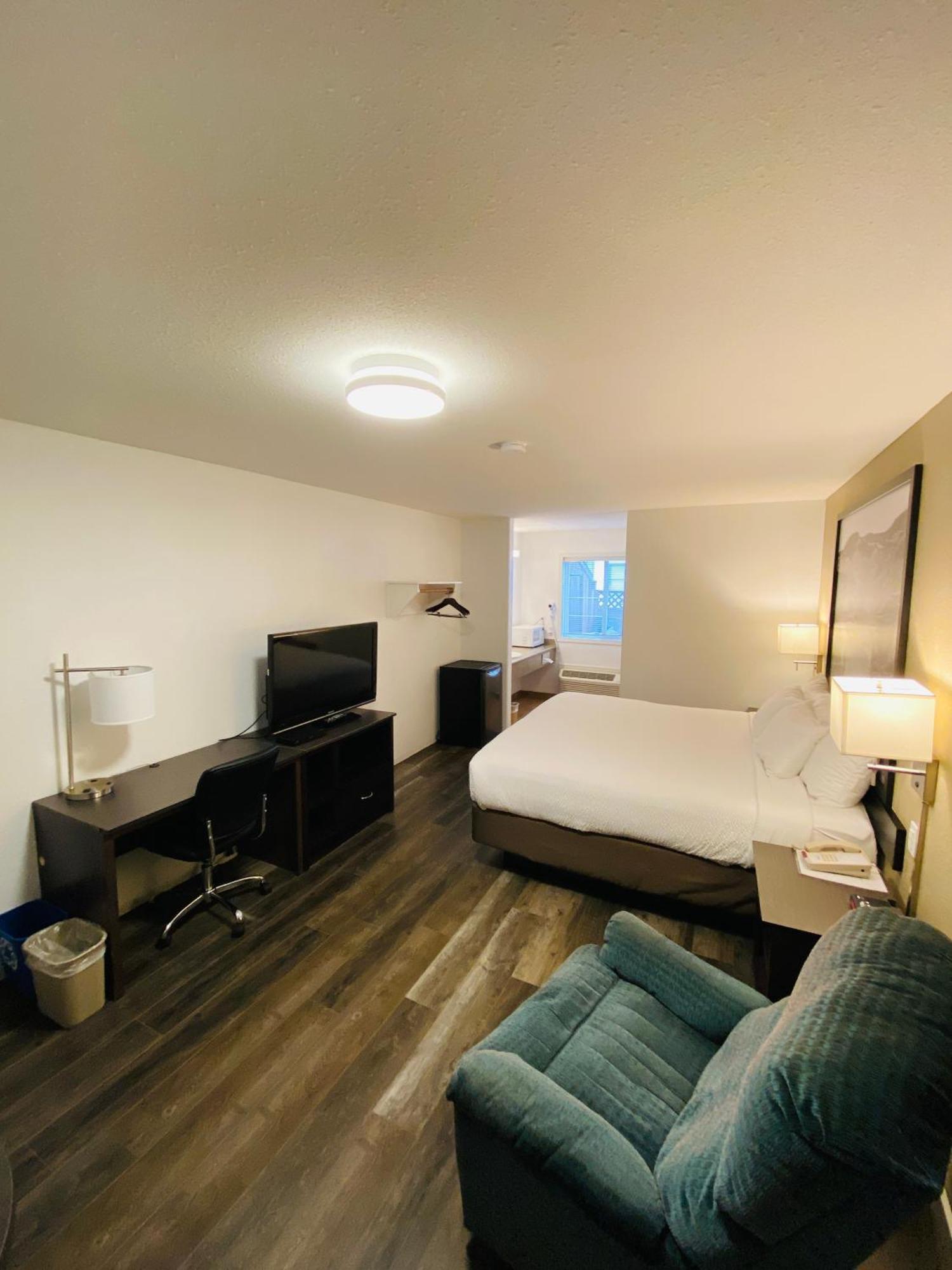 King Room - Non-Smoking