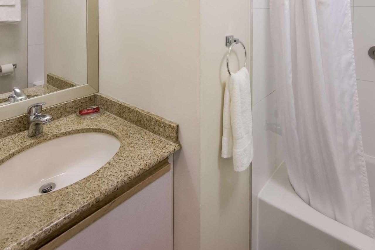 One-Bedroom Suite,1323756073:JPEG