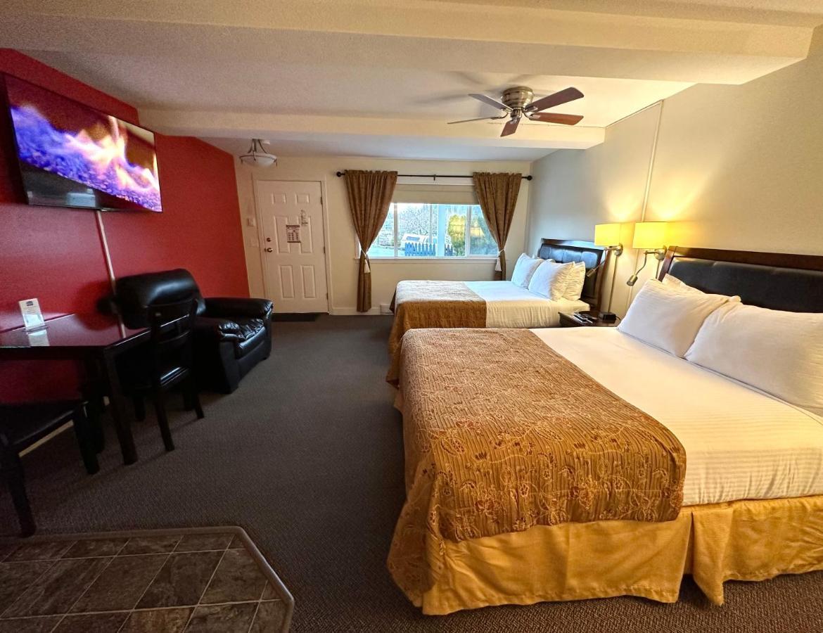 Queen Room Two Queen Beds