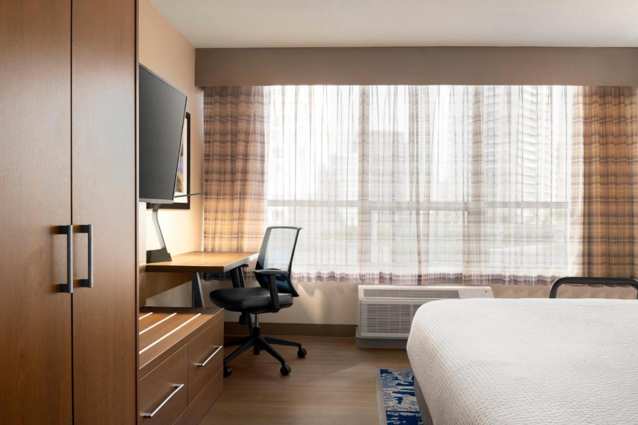 1 King Bed Standard Accessible City View