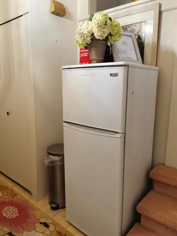 Einzelzimmer mit Gemeinschaftsdusche und -WC
