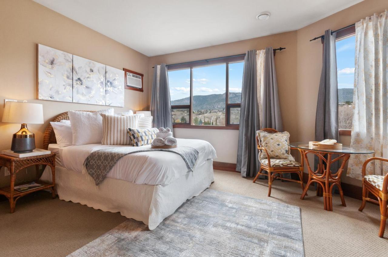 Queen Room with Balcony