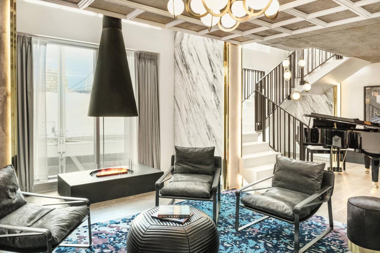 One-Bedroom Bi-level King Suite with Stadium View