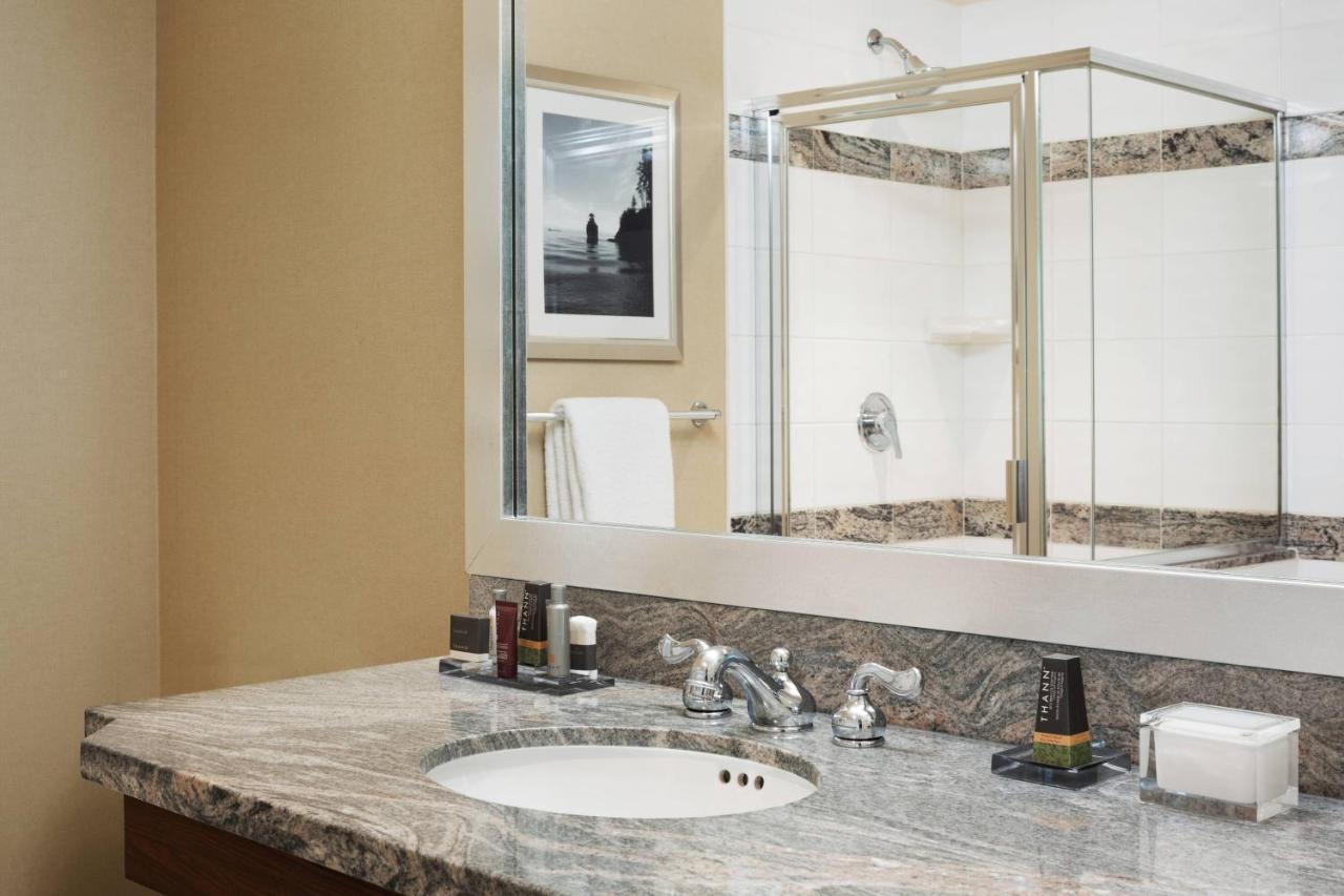 Concierge Level King Room City View High Floor,1419254916:JPEG