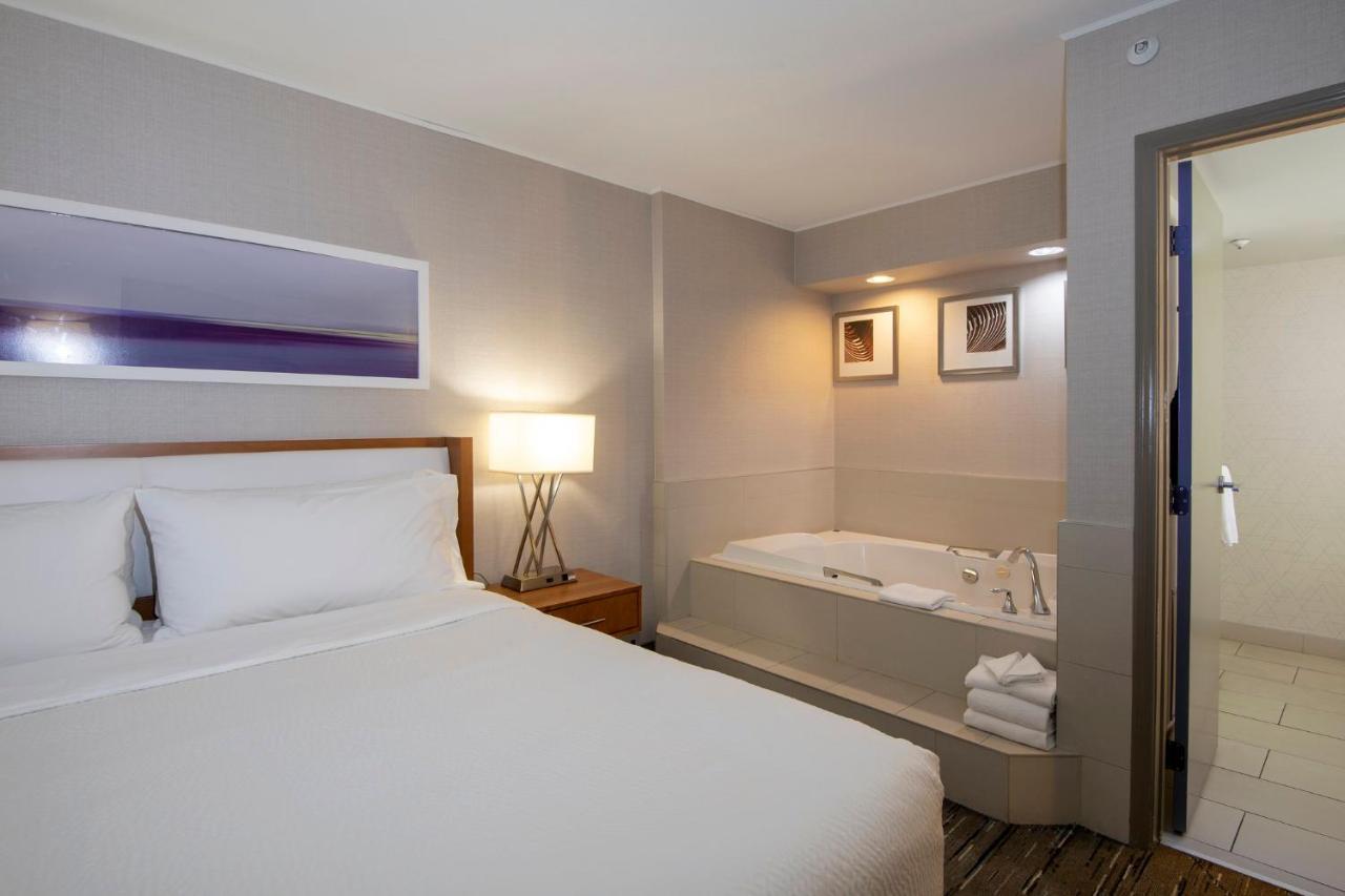 King Suite Spa Bath