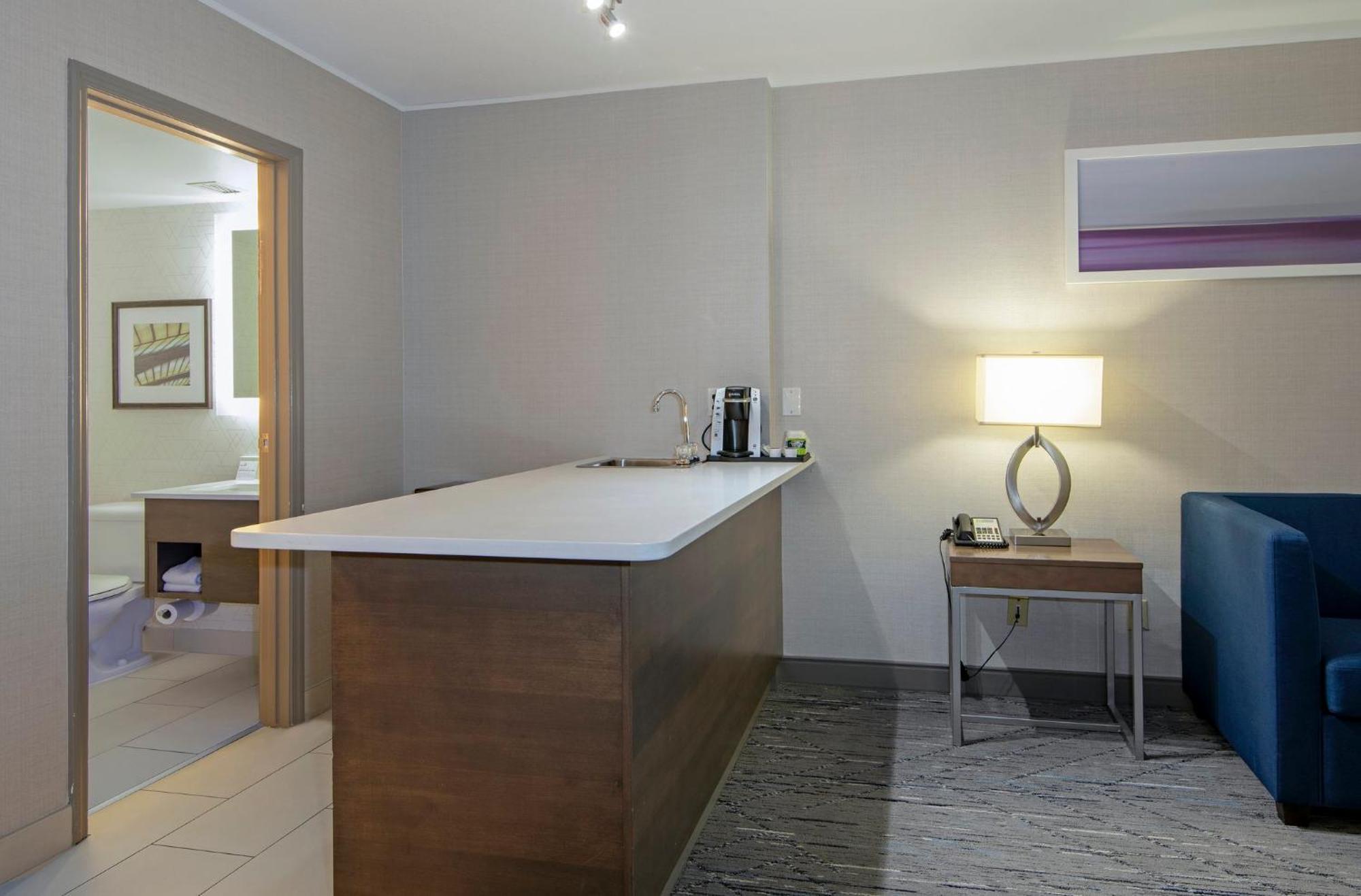 King Suite Spa Bath