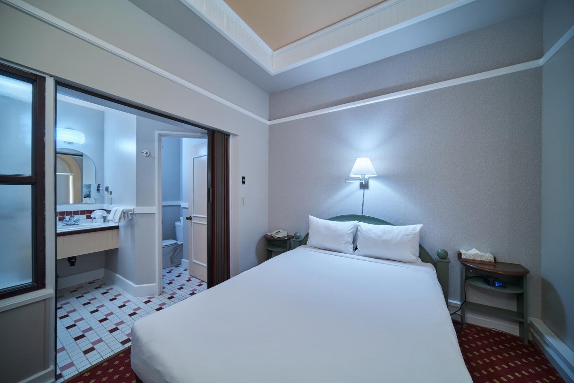 Deluxe Queen Room,1540135477:JPEG