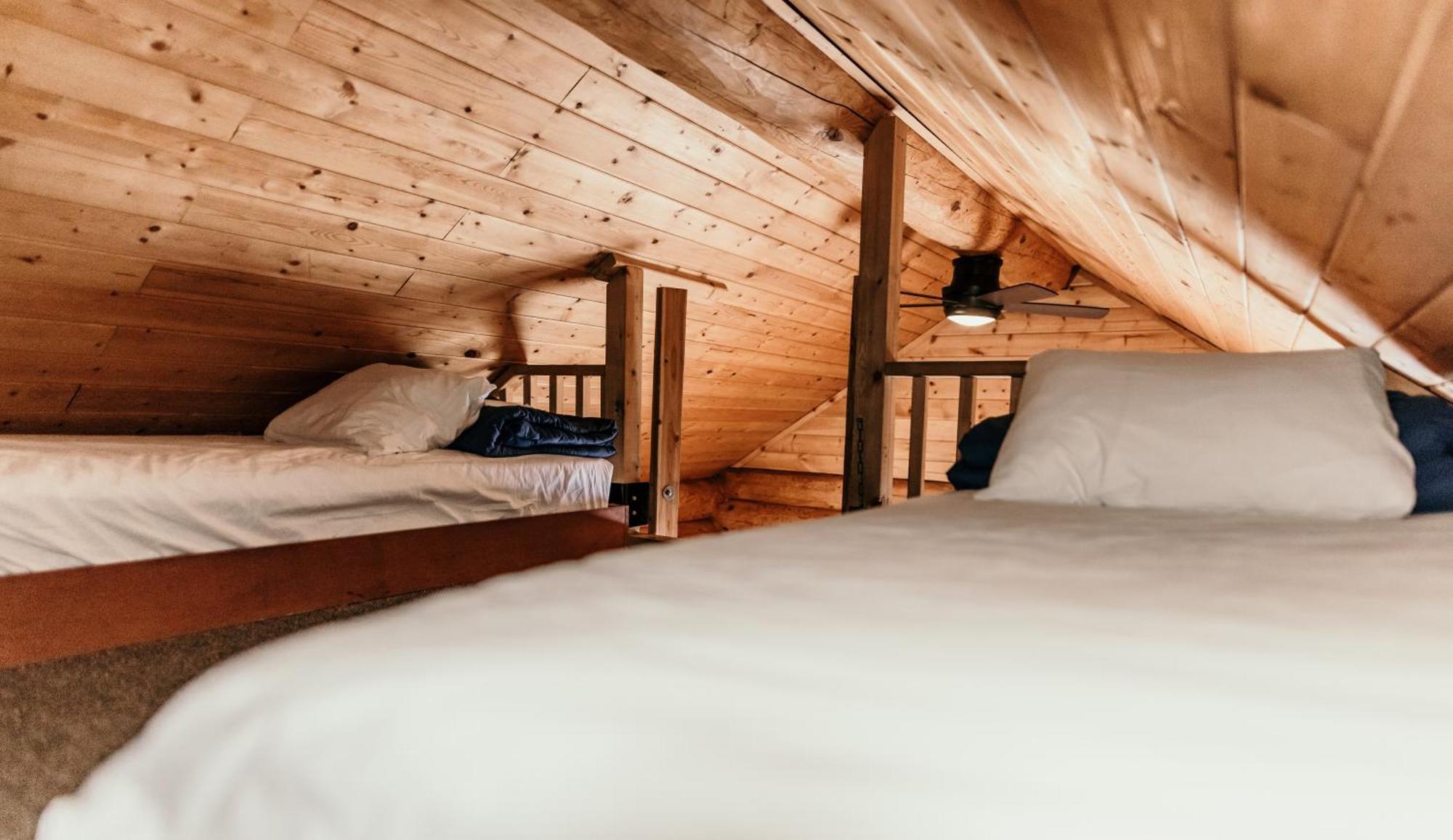 One-Bedroom Cabin #9,1546353049:JPEG