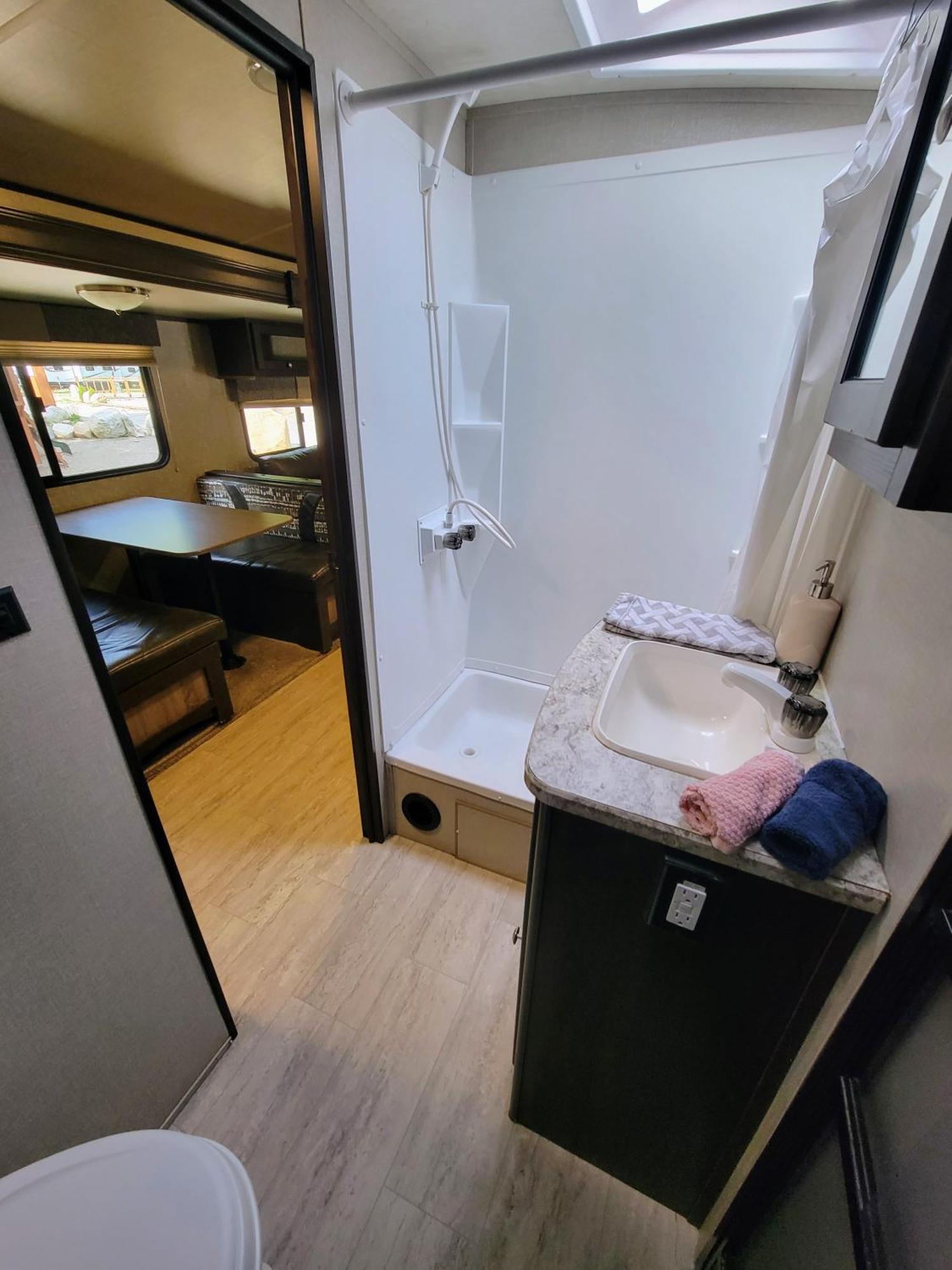 Mobile Home,1550812504:JPEG