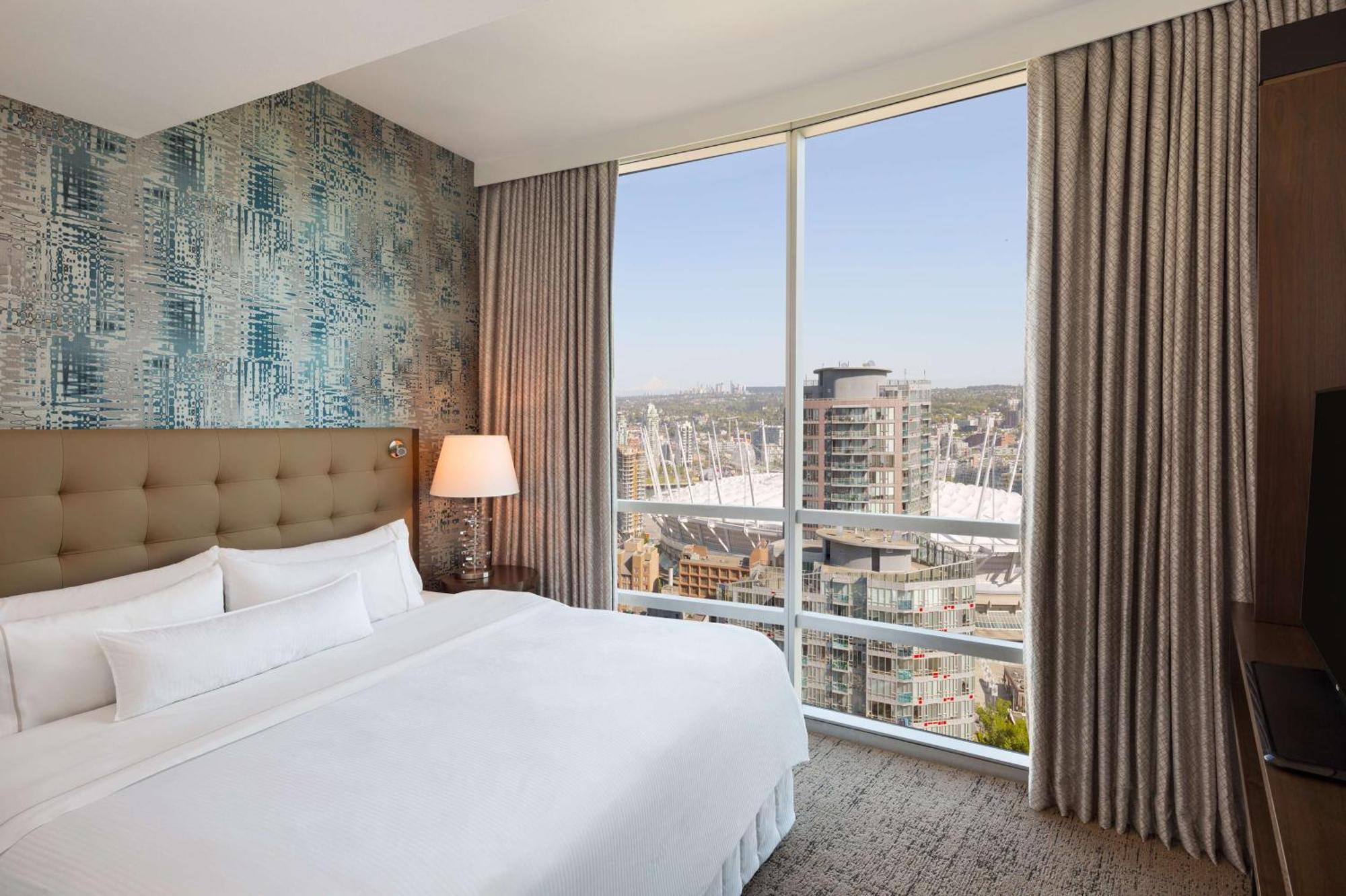Deluxe King Suite with City View,1551445087:JPEG
