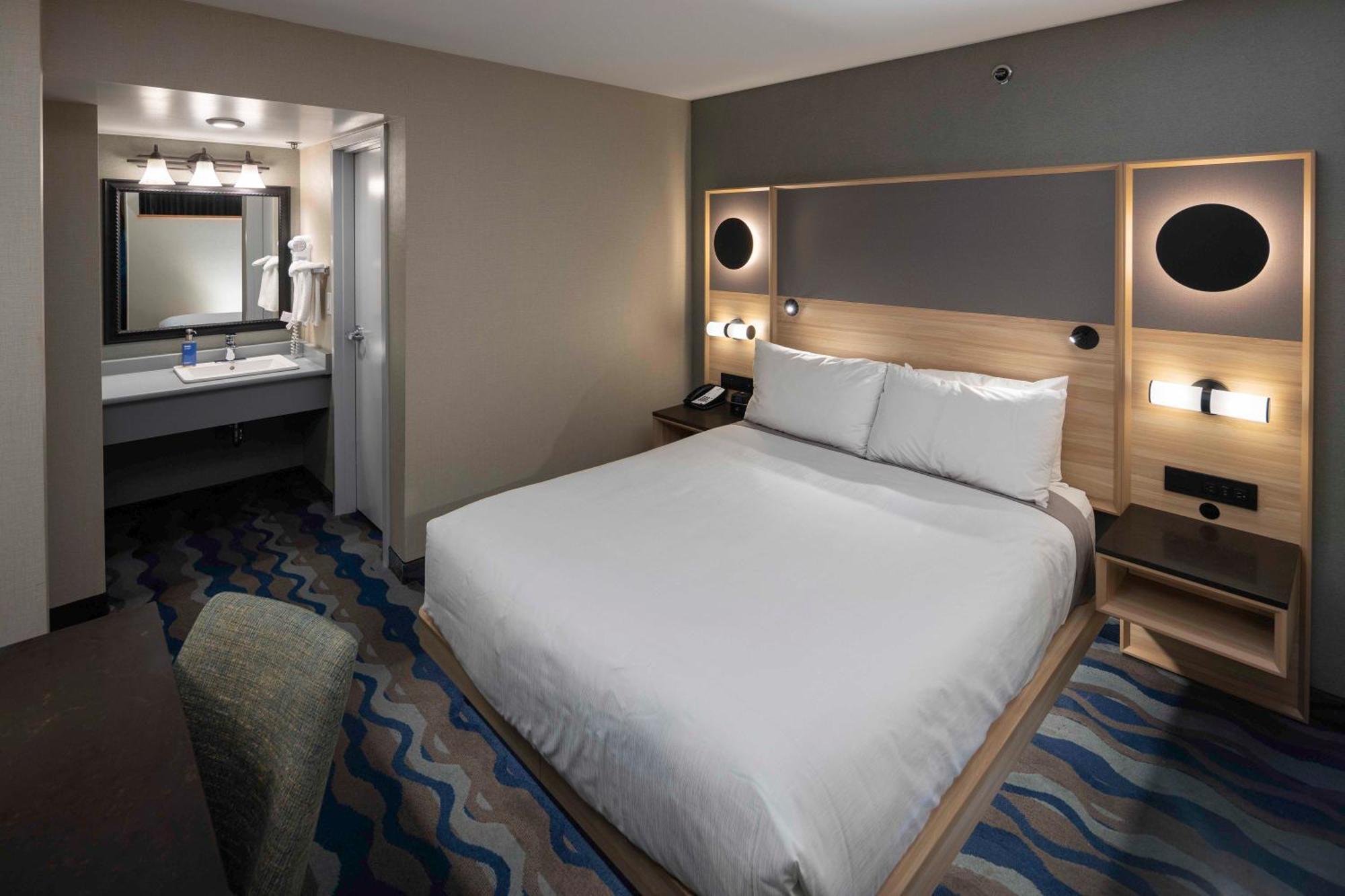Junior Suite,1592879116:JPEG