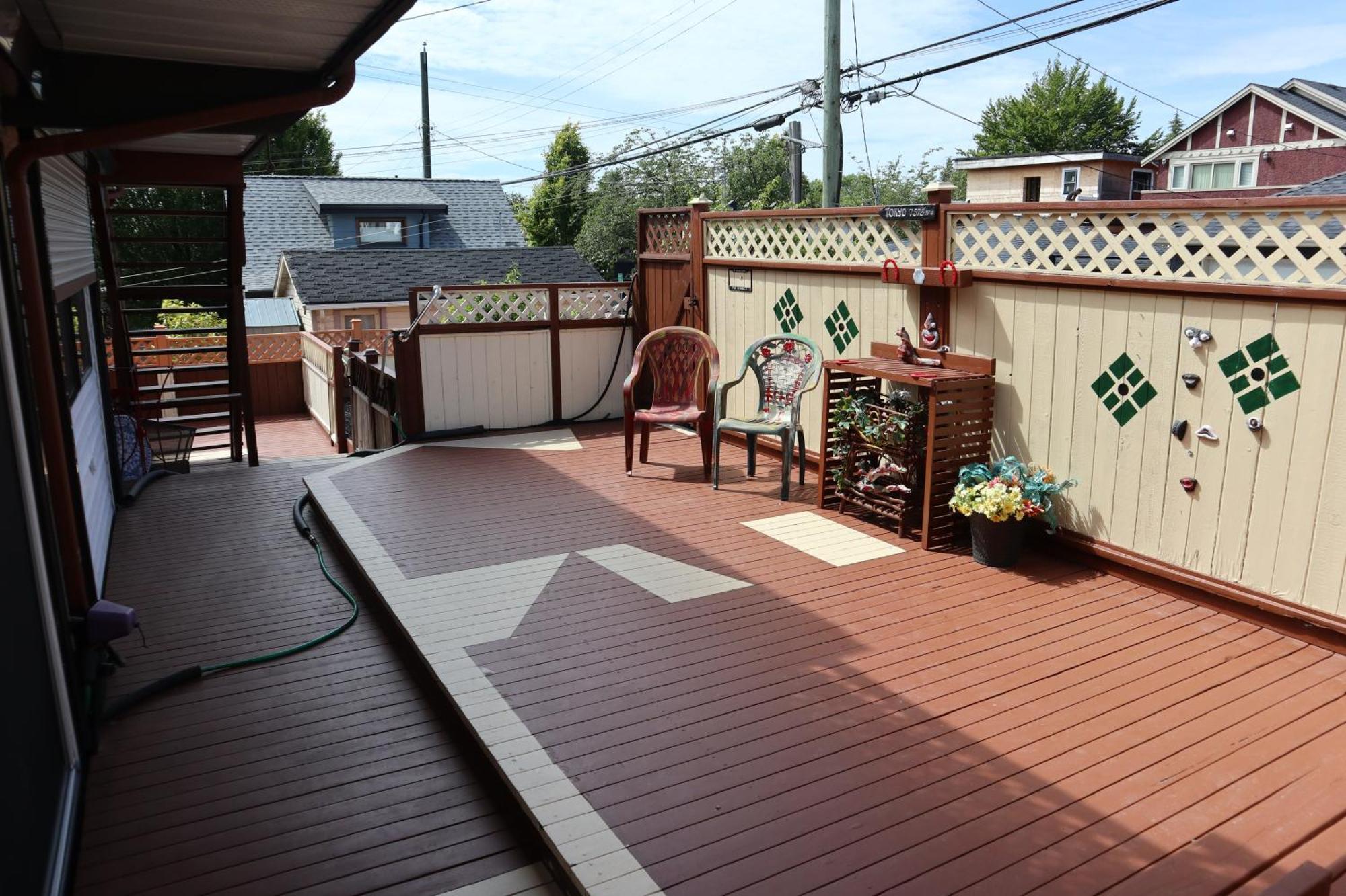 Superior Queen Room Patio Room #9