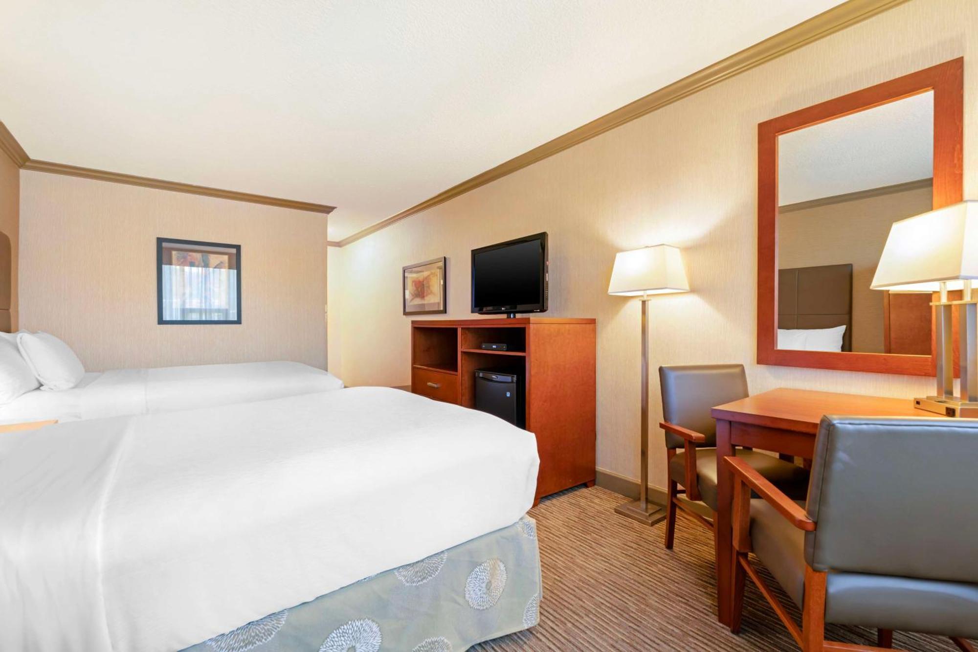 Double Room with Two Double Beds - Non-Smoking