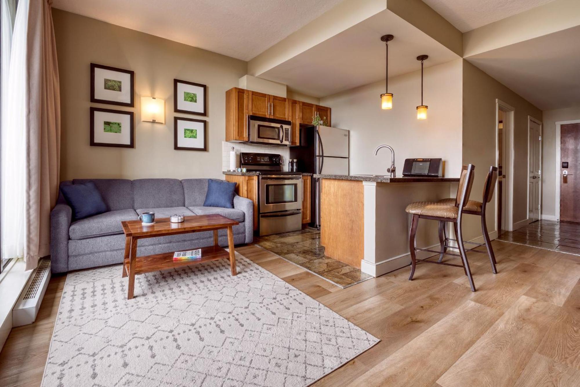 One-Bedroom Standard Suite