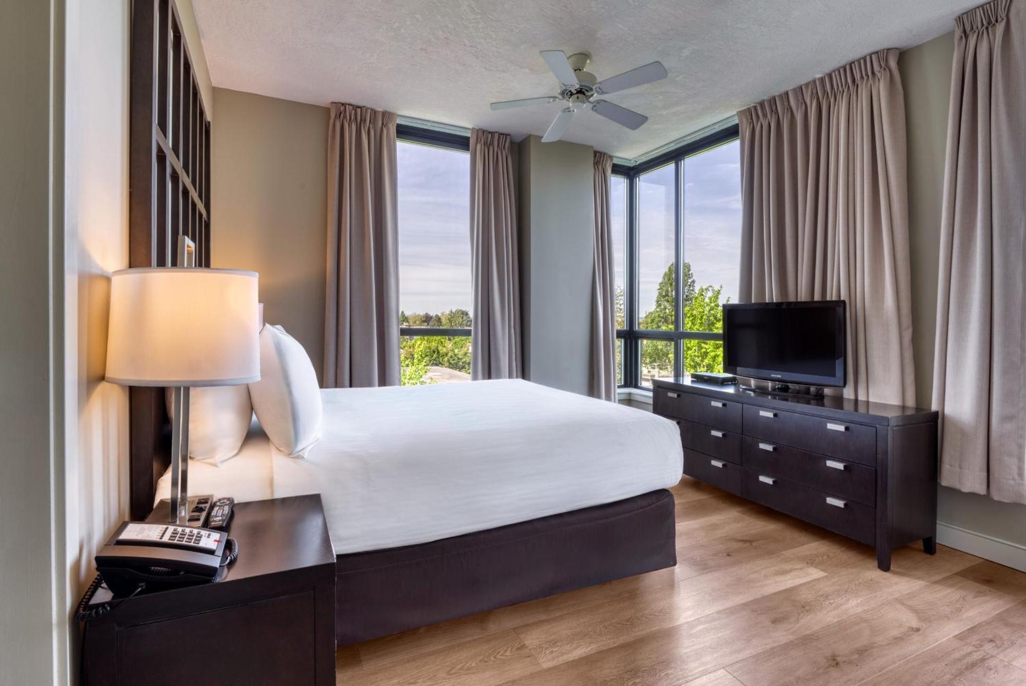 One-Bedroom Standard Suite