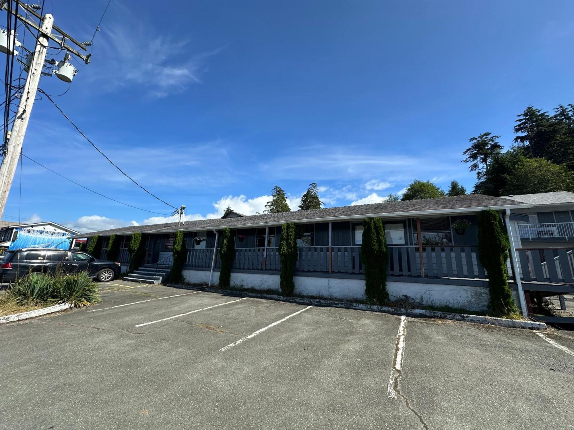 Two Single Beds with Kitchenette - Pet Friendly