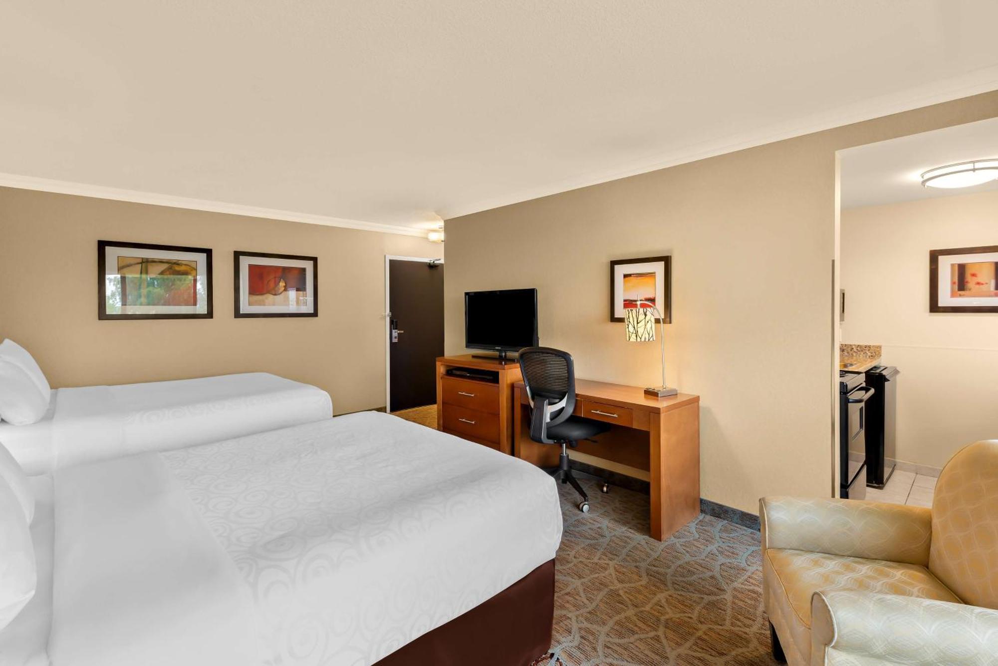 Queen Room Two Queen Beds Balcony Non smoking