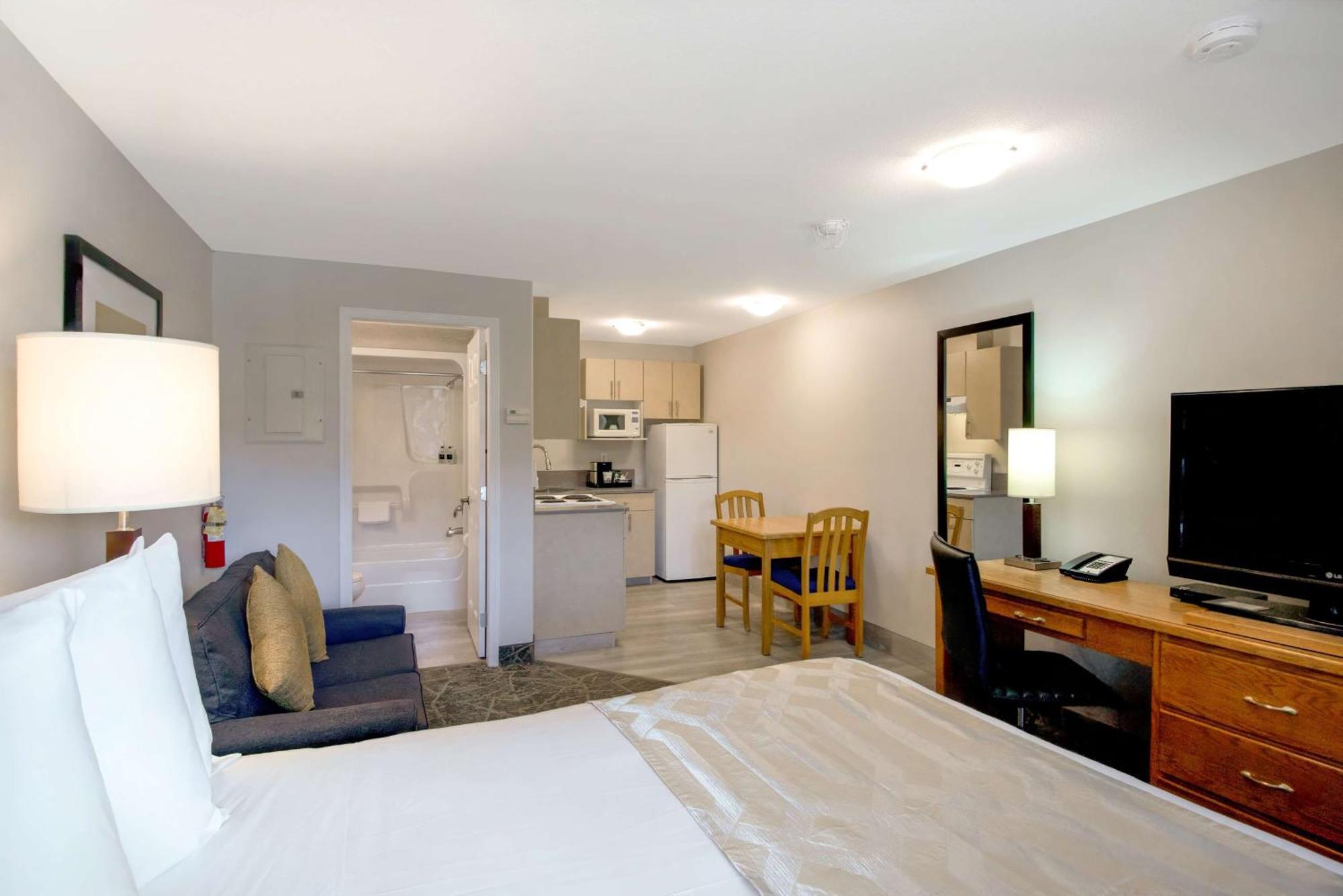 Coast Queen with Kitchenette,1625486059:JPEG