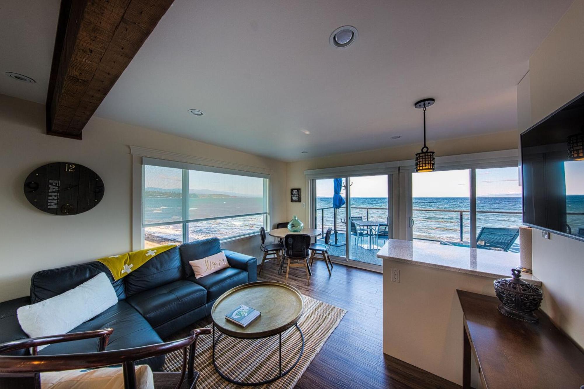 Deluxe Suite with Sea View