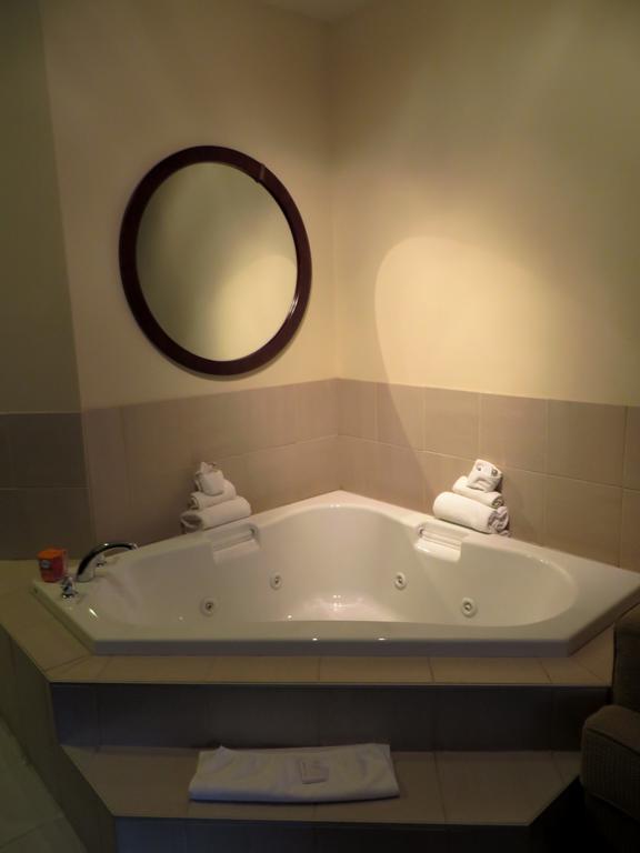 King Suite with Spa Bath