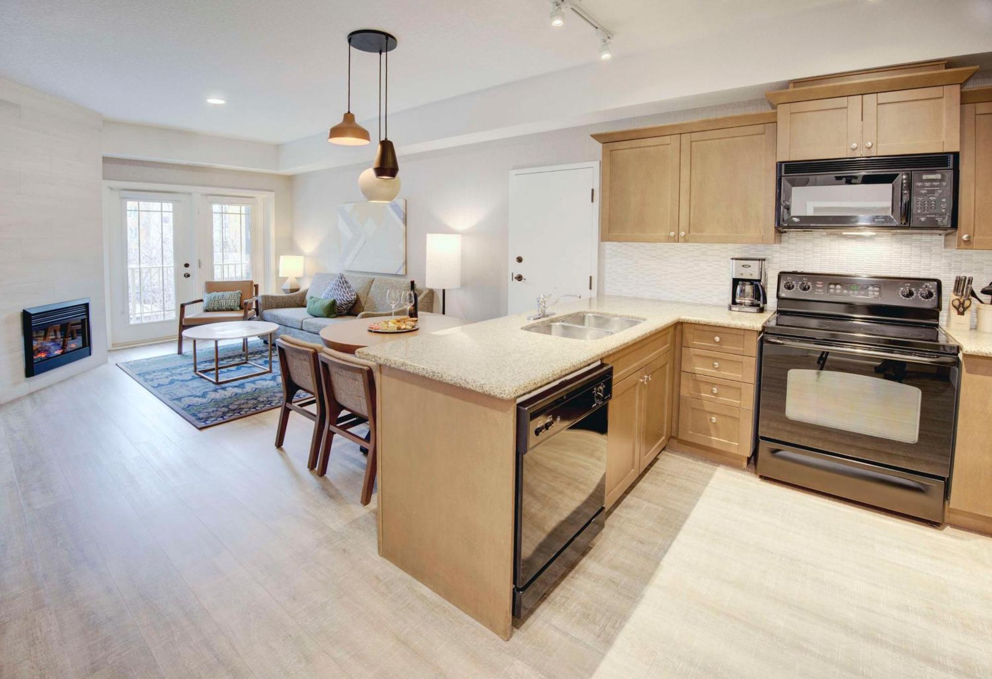 One-Bedroom Corner Apartment with King and Pullout Bed,1642325218:JPEG