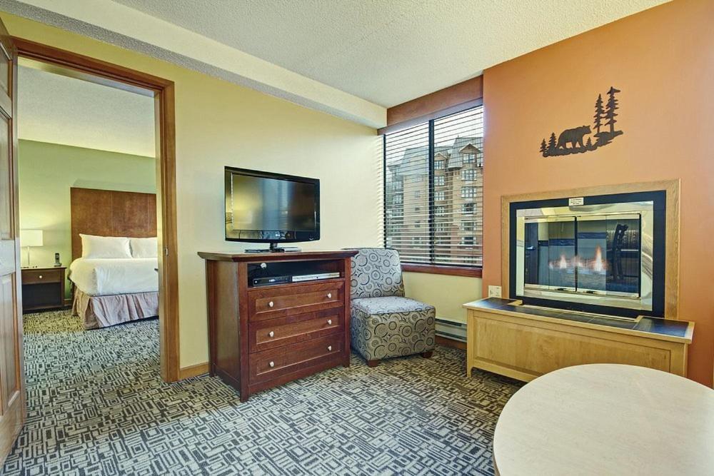 Mountain Lodge One Bedroom Suite