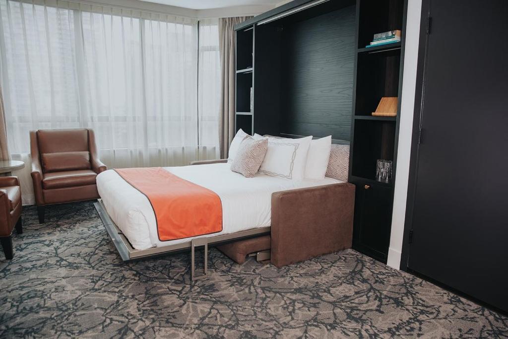 Executive Parker Suite