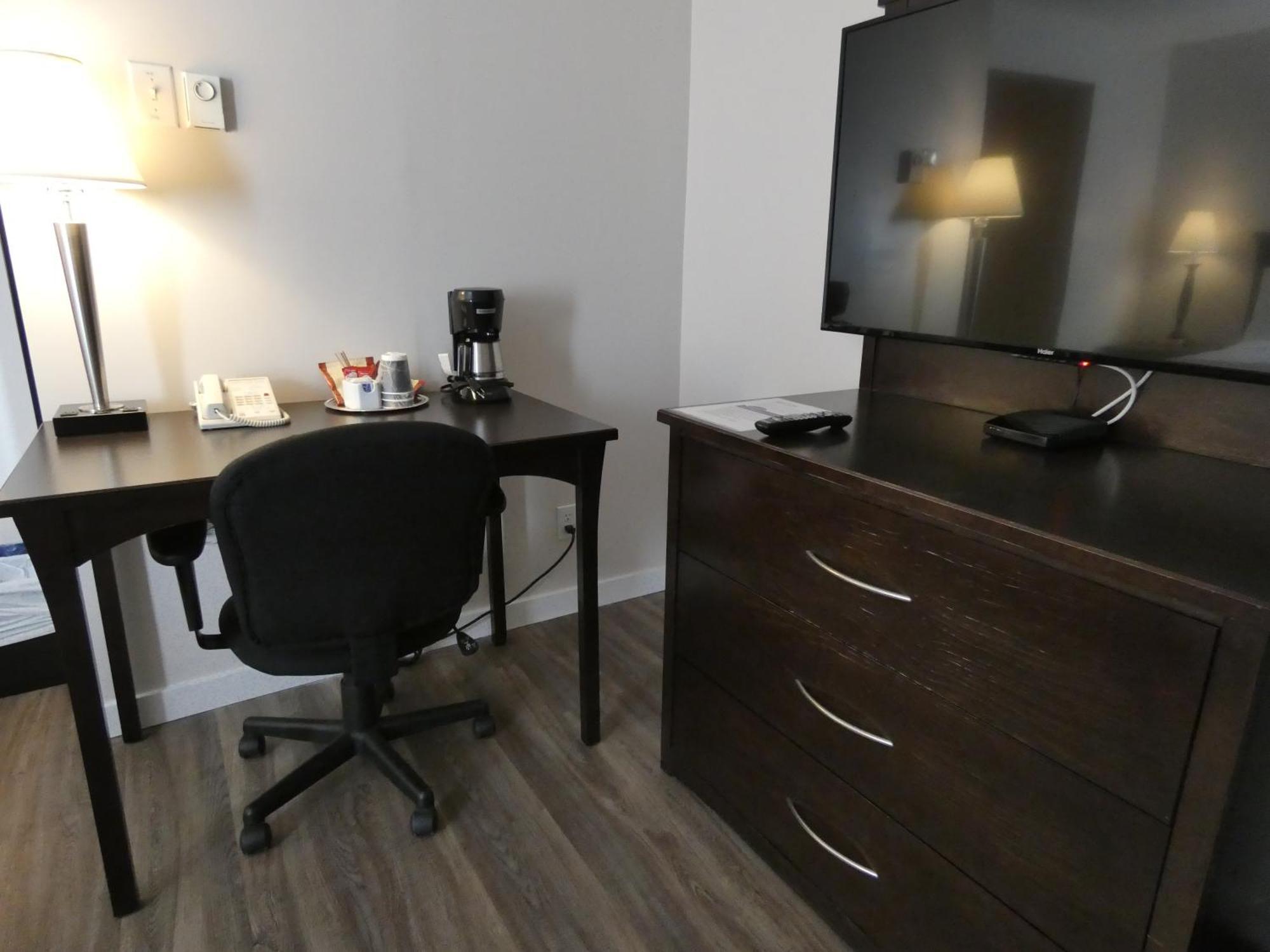 Standard Queen Room Pet Friendly