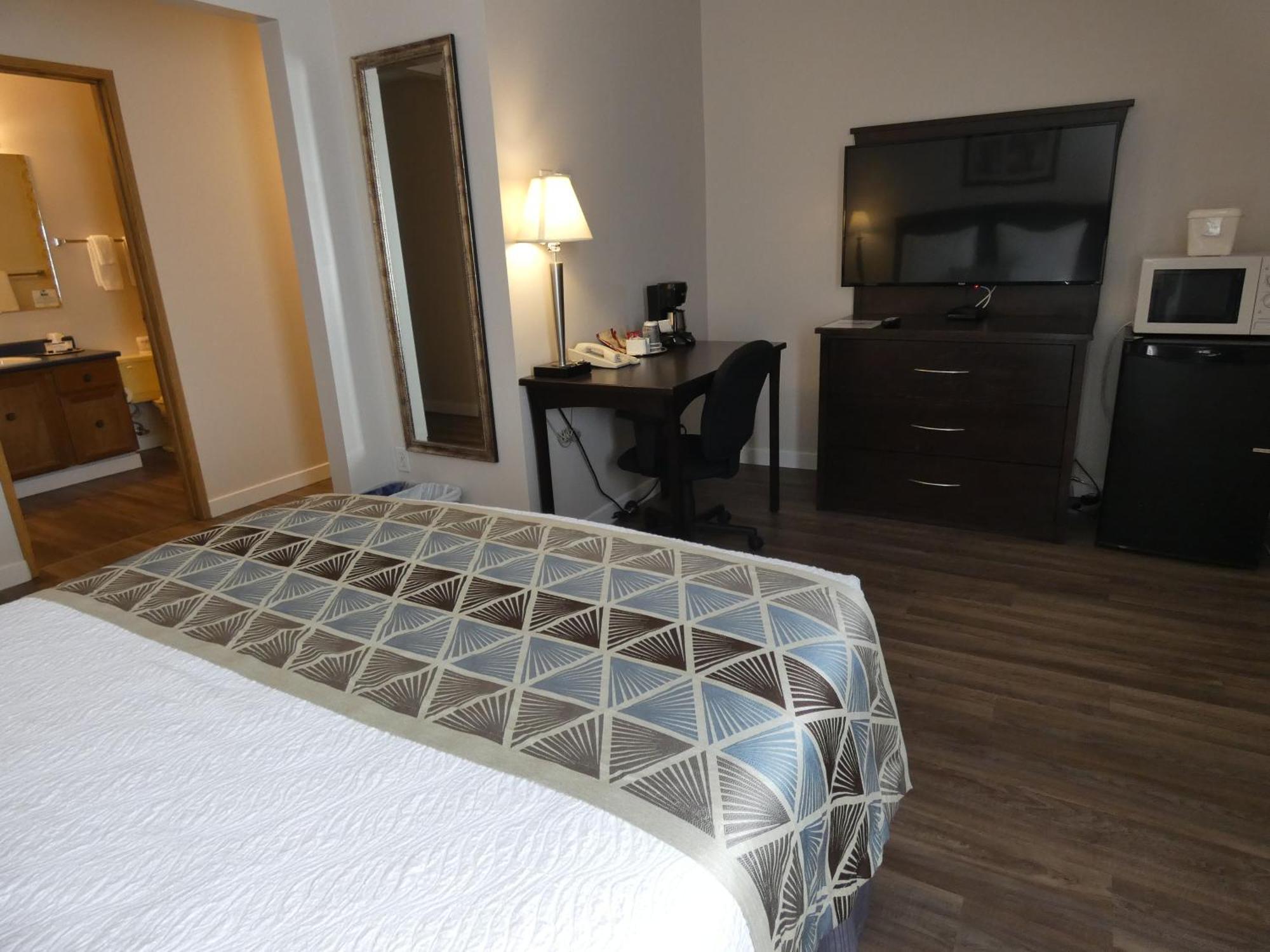 Standard Queen Room Pet Friendly