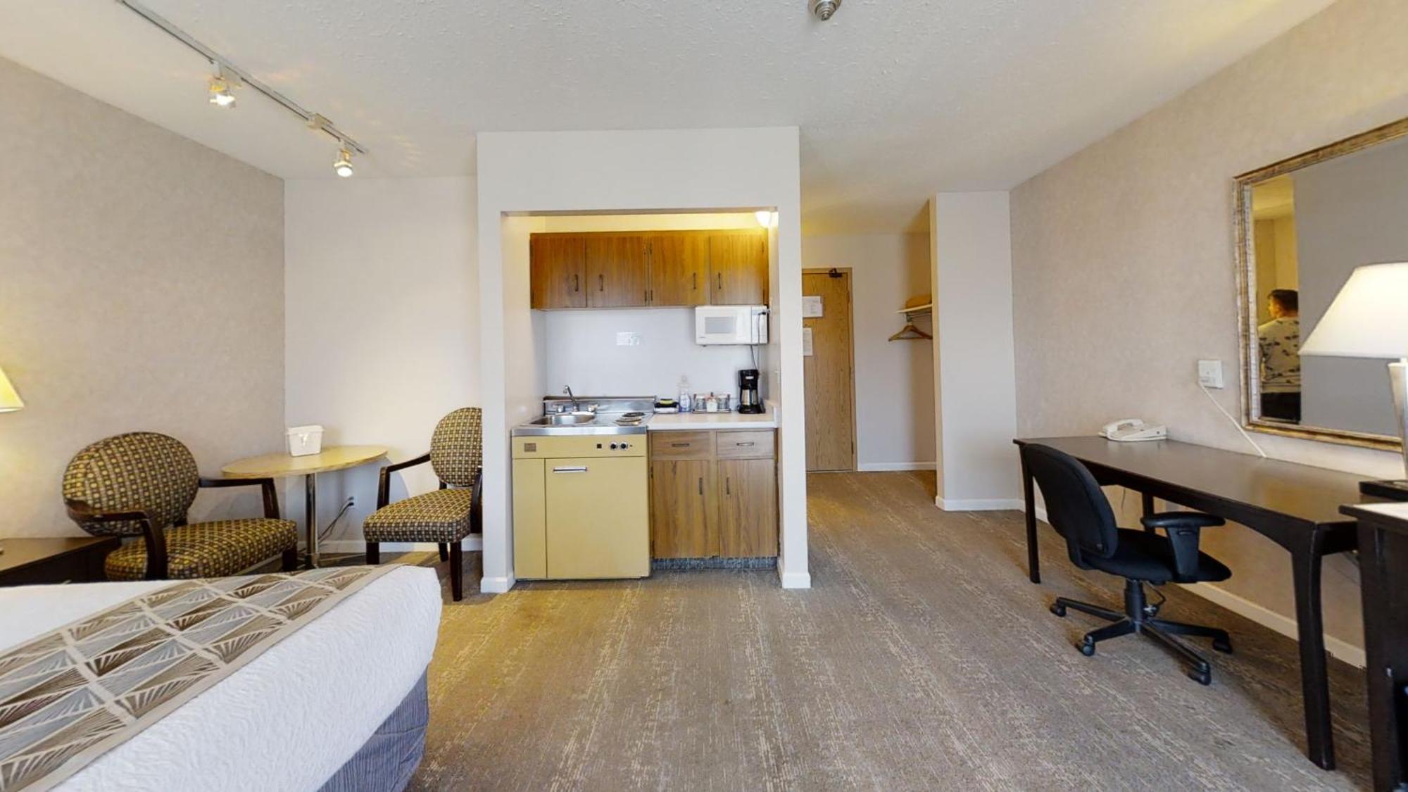 Standard Room 1 Queen Kitchenette Non-Pet Friendly
