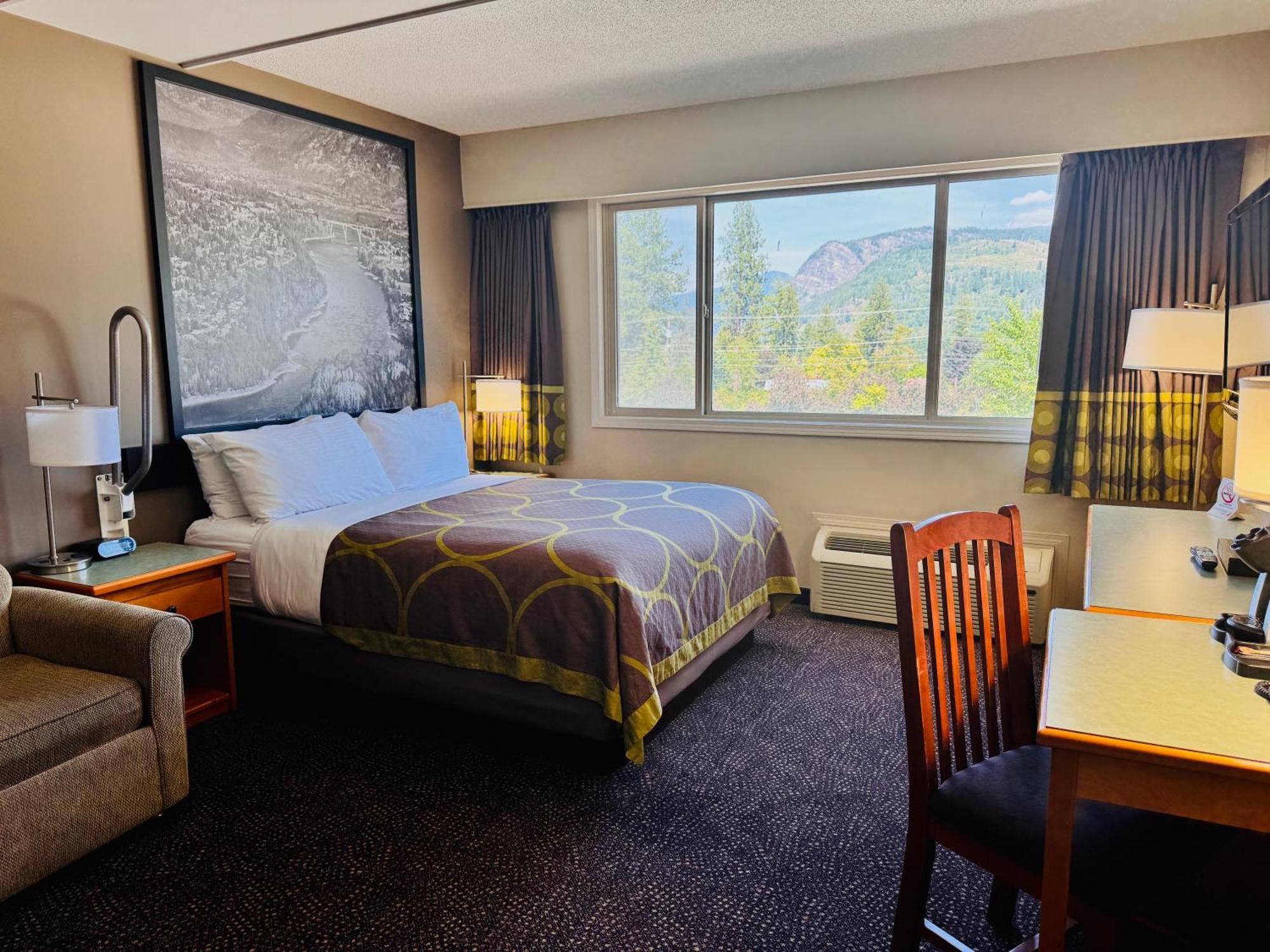 Queen Room - Mobility Access