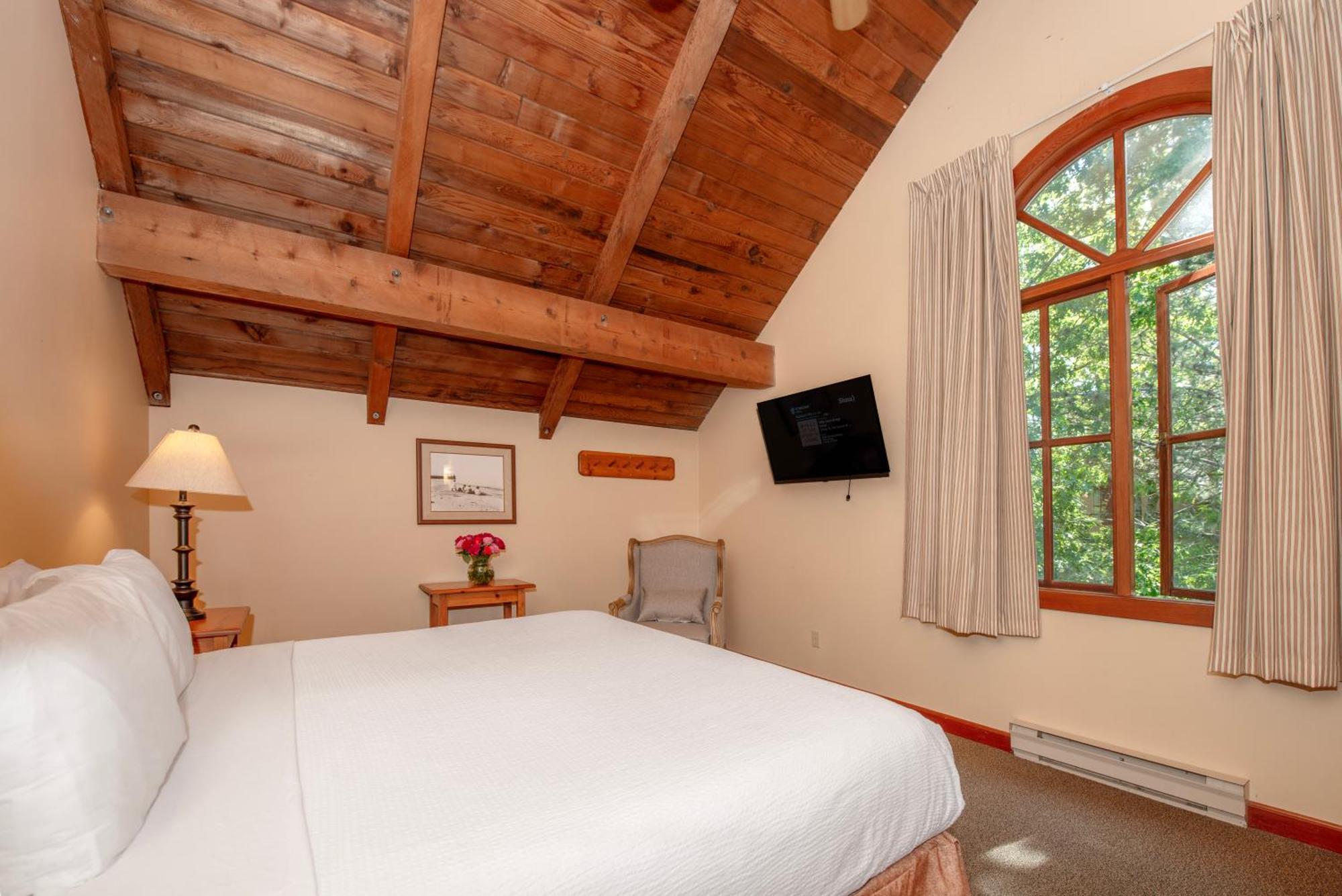Garden View Executive Loft