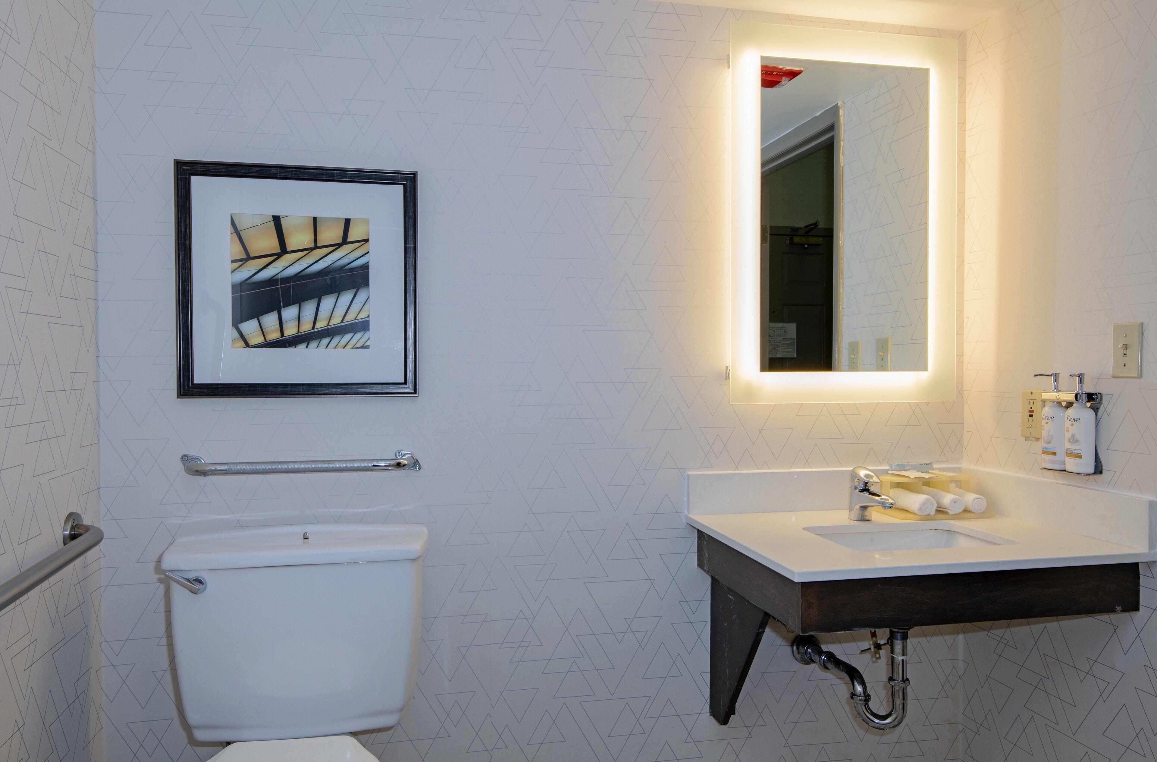 Queen Room Two Queen Beds Hearing Accessible Roll Shower or Non-Smoking