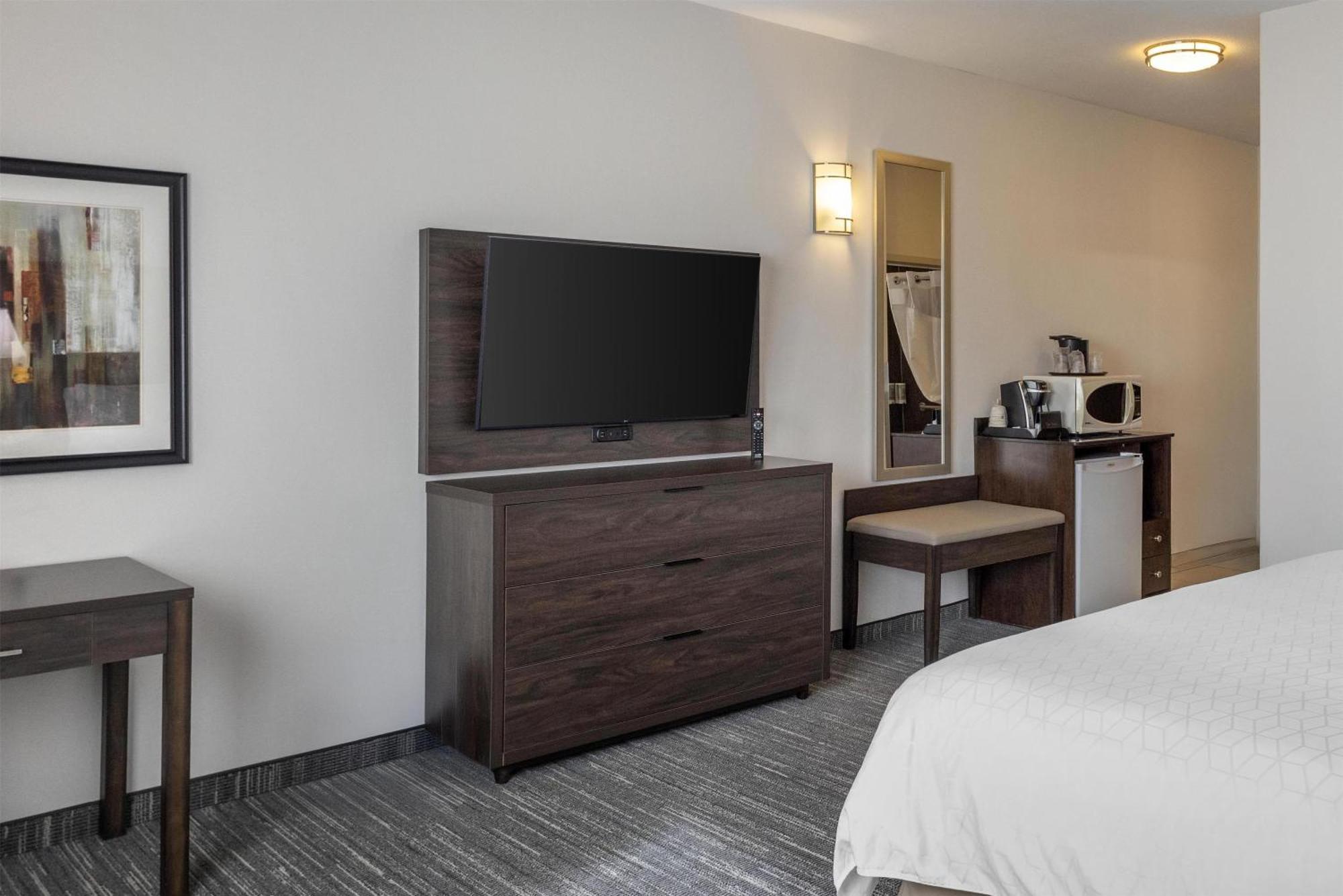 King Room with Roll-In Shower - Disability/Non-Smoking