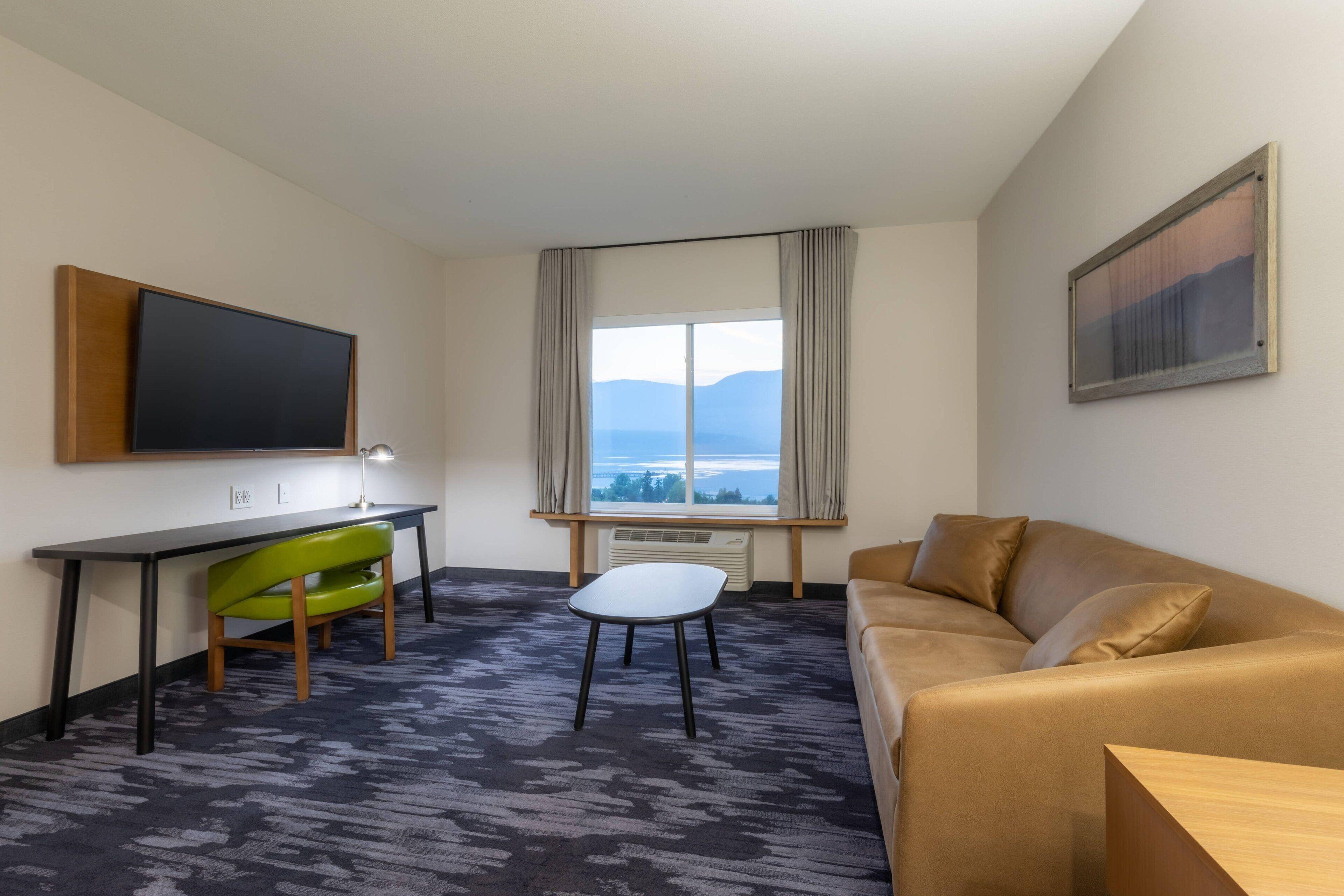 One-Bedroom King Suite with Specialty Bathtub and Sofa Bed,1732184990:JPEG
