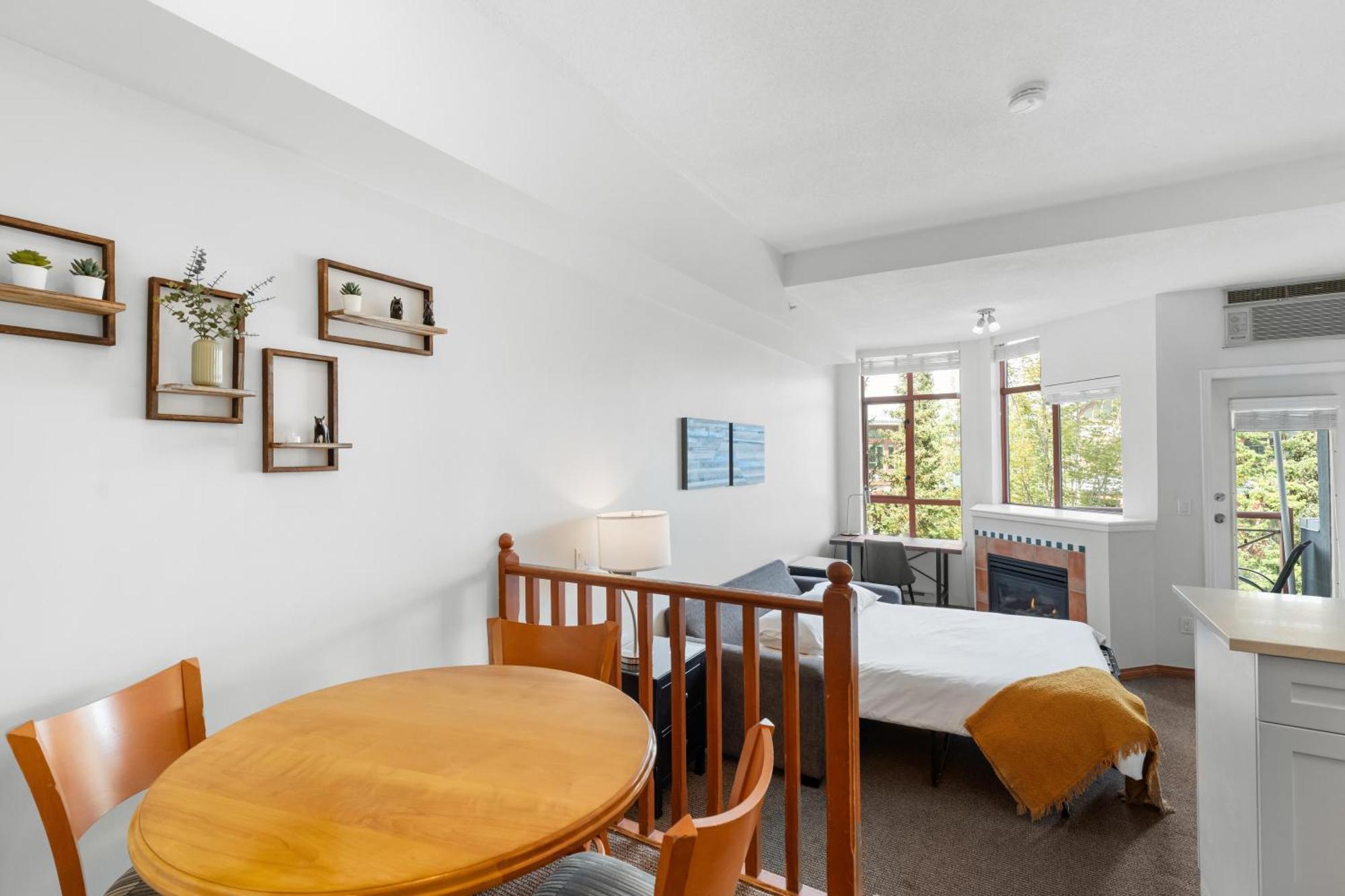Studio Apartment