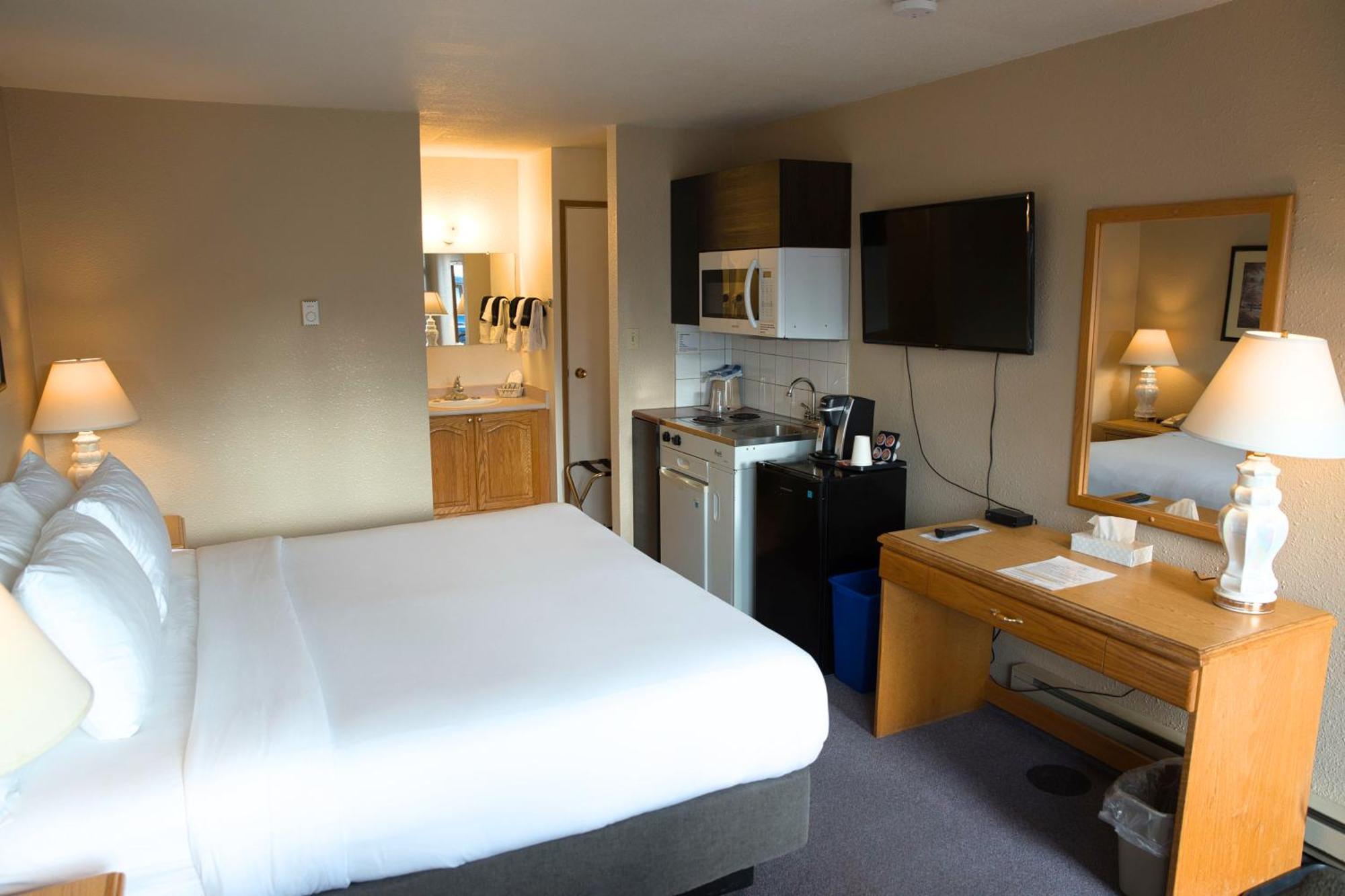 King Room with Kitchenette