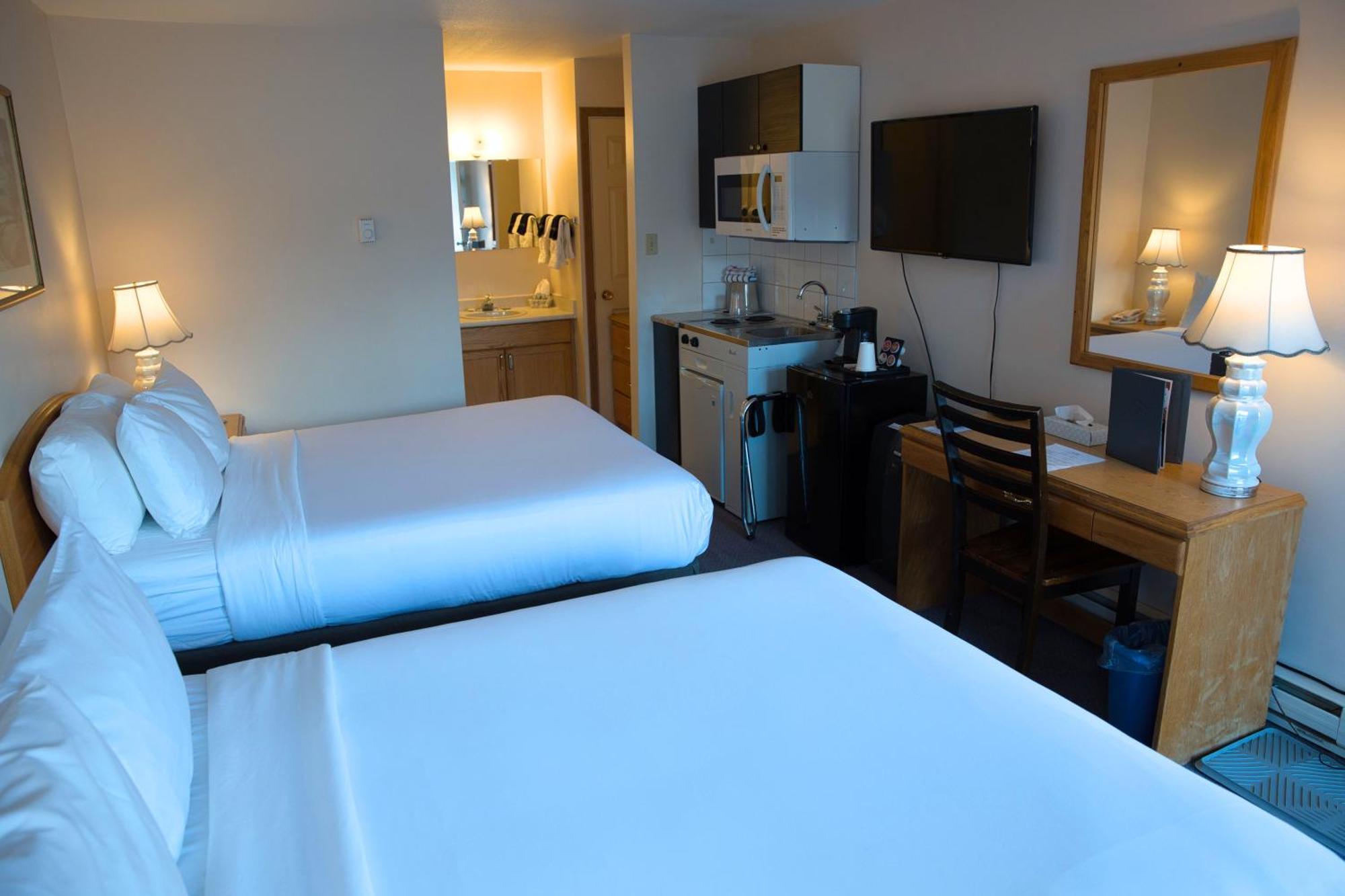 Deluxe Queen Room