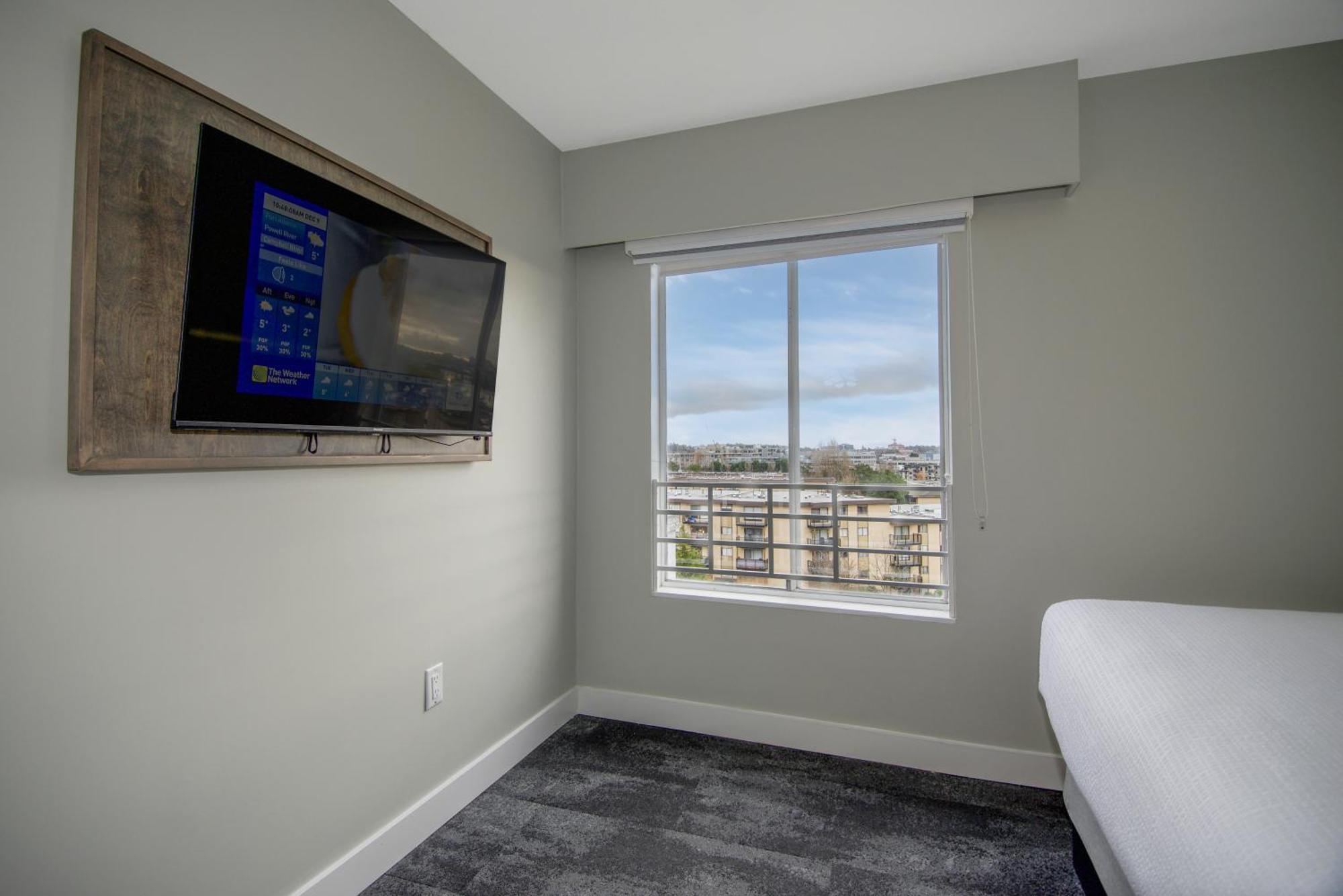 One-Bedroom Queen Suite Non-Smoking