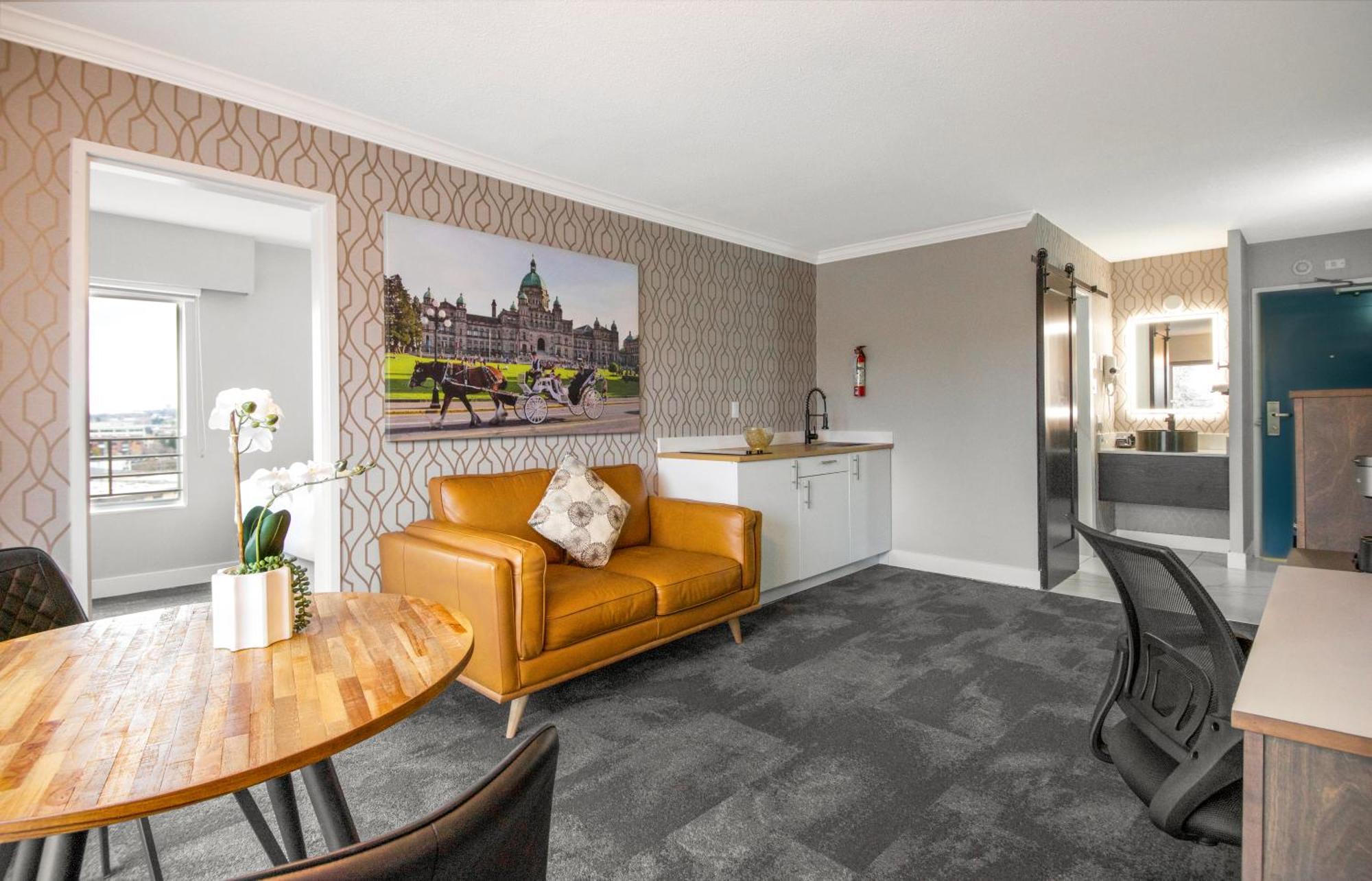 One-Bedroom Queen Suite Non-Smoking