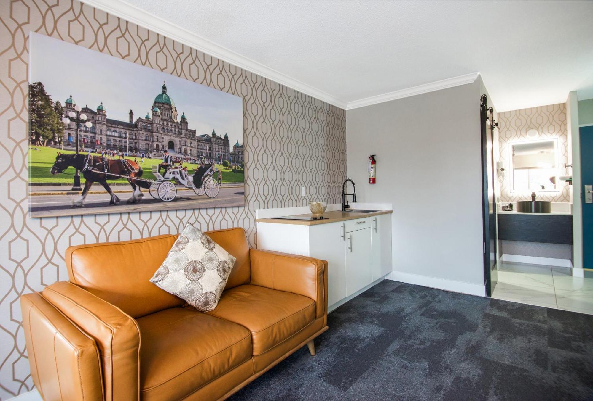 One-Bedroom Queen Suite Non-Smoking