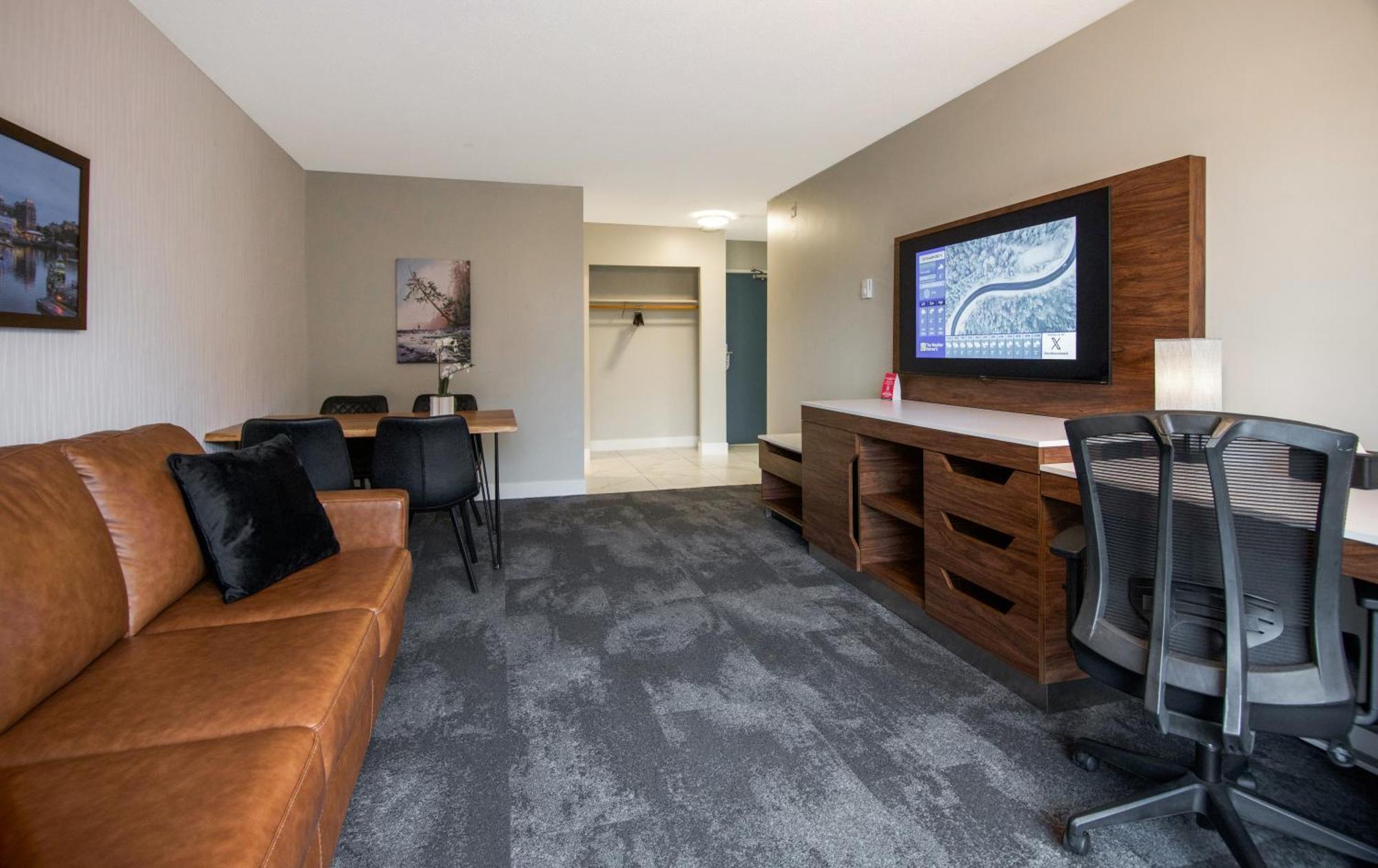 One-Bedroom Suite Two Queen Beds Non-Smoking