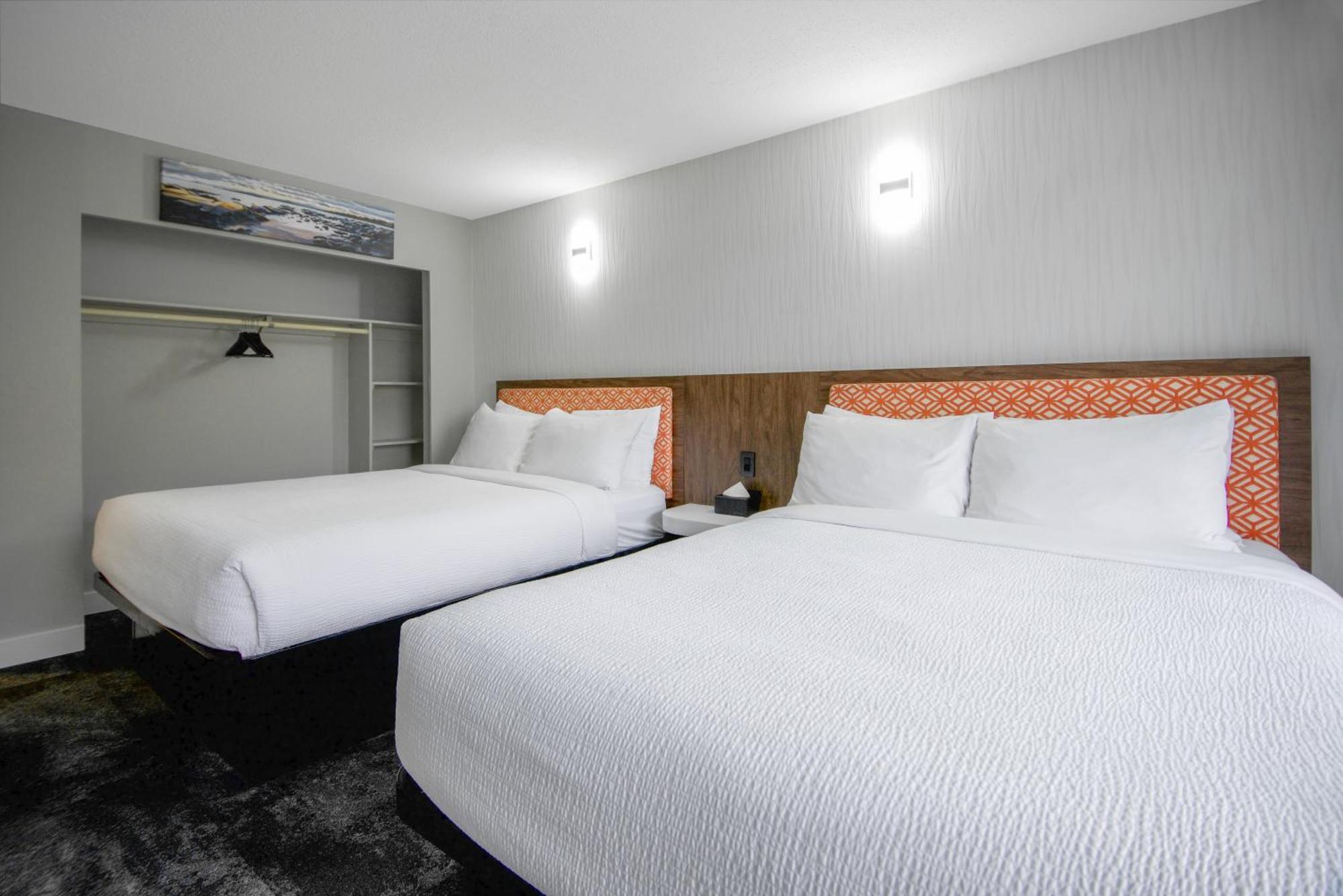 One-Bedroom Suite Two Queen Beds Non-Smoking