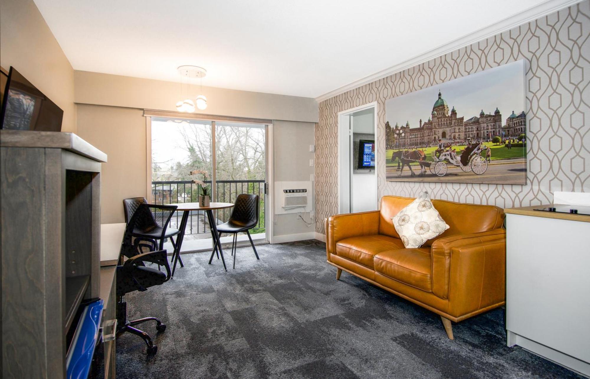 One-Bedroom Queen Suite Non-Smoking