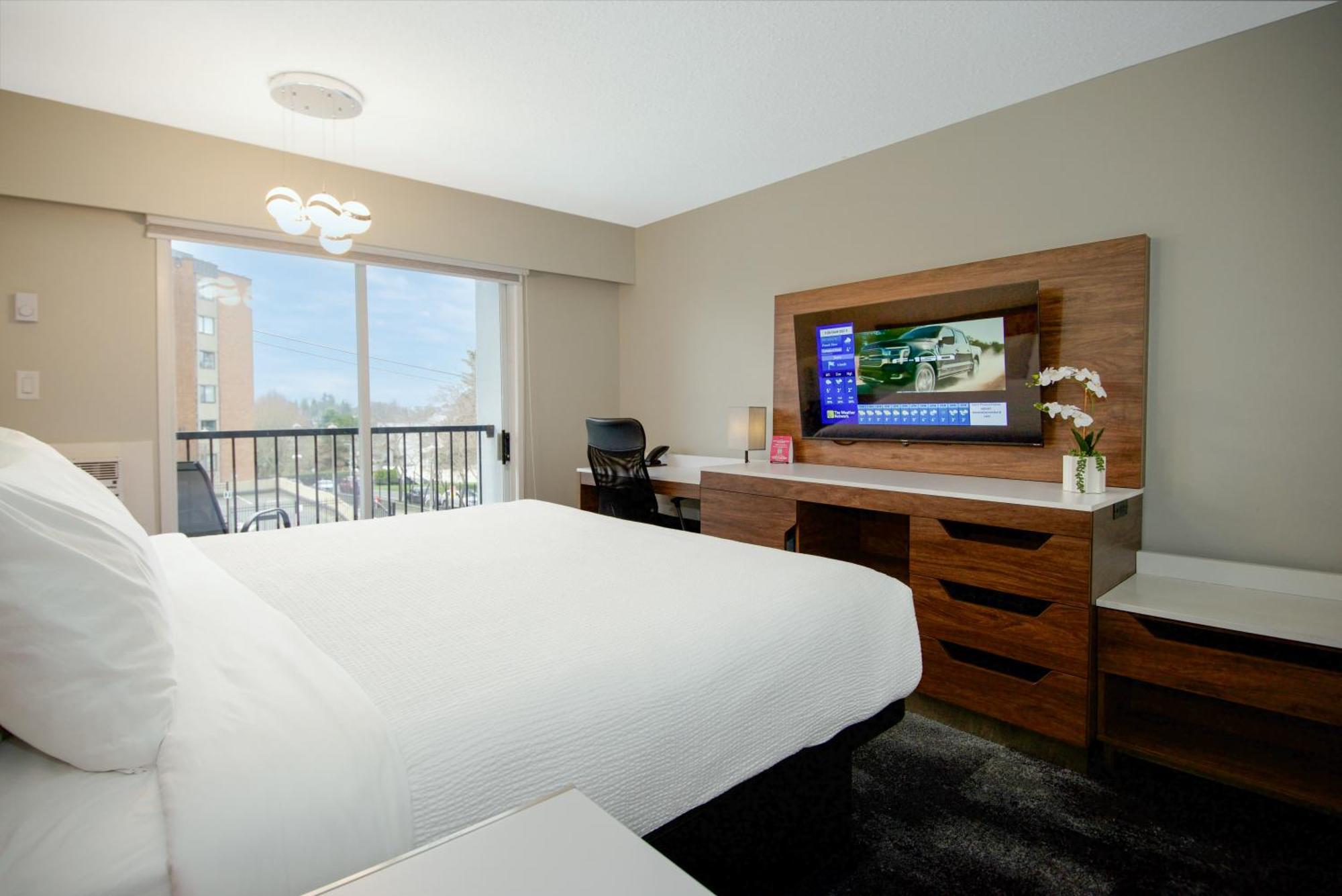 Efficiency King Room Non Smoking or Pet Friendly