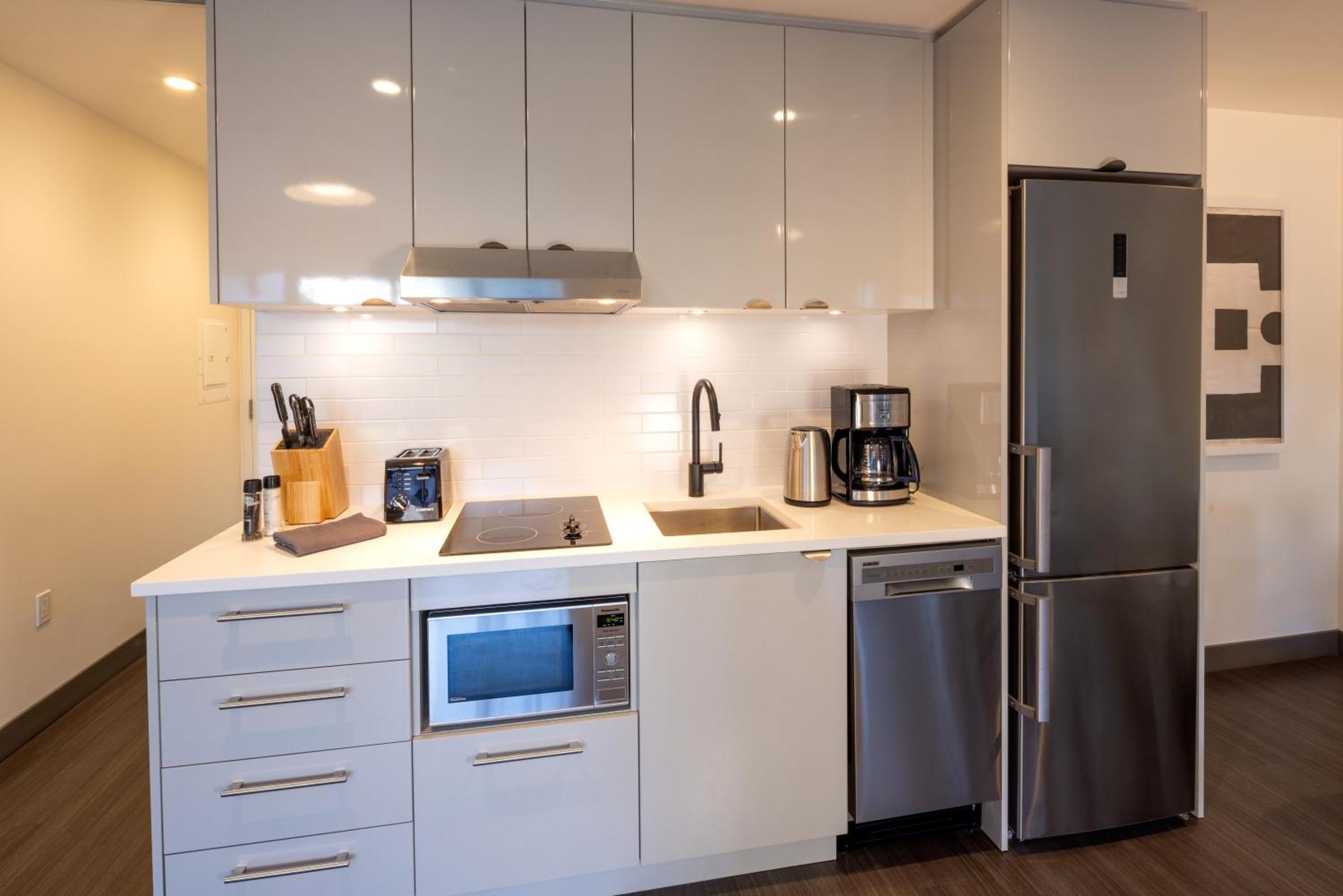 The Pacific One Bedroom King Suite w or Terrace